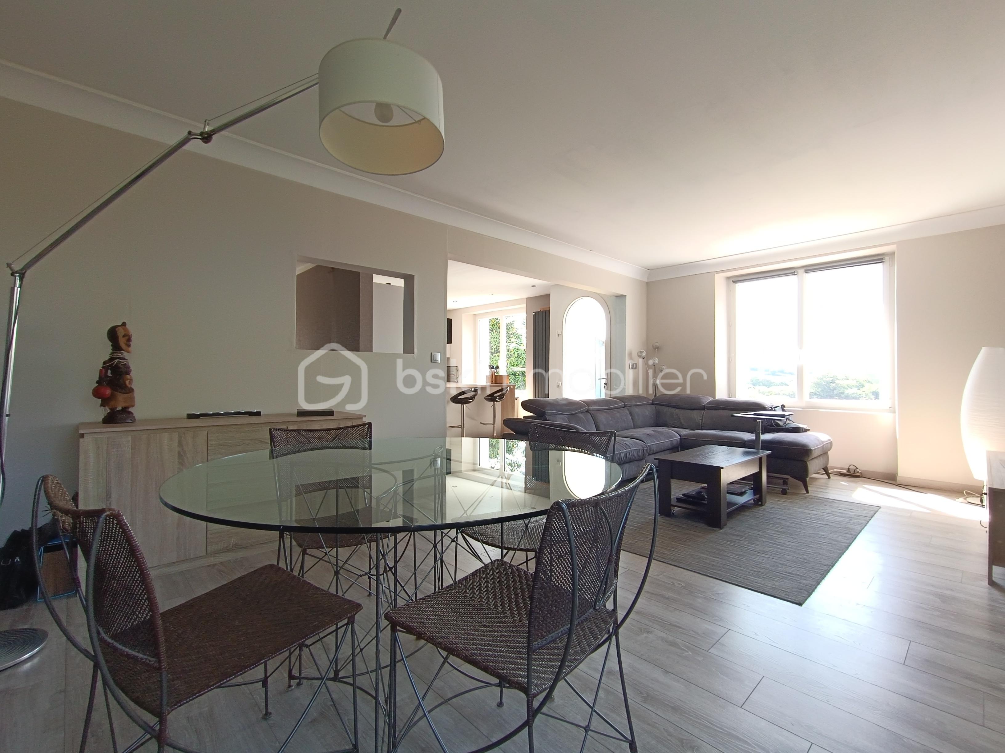 Maison traditionnelle de 108 m² - salon.jpg
