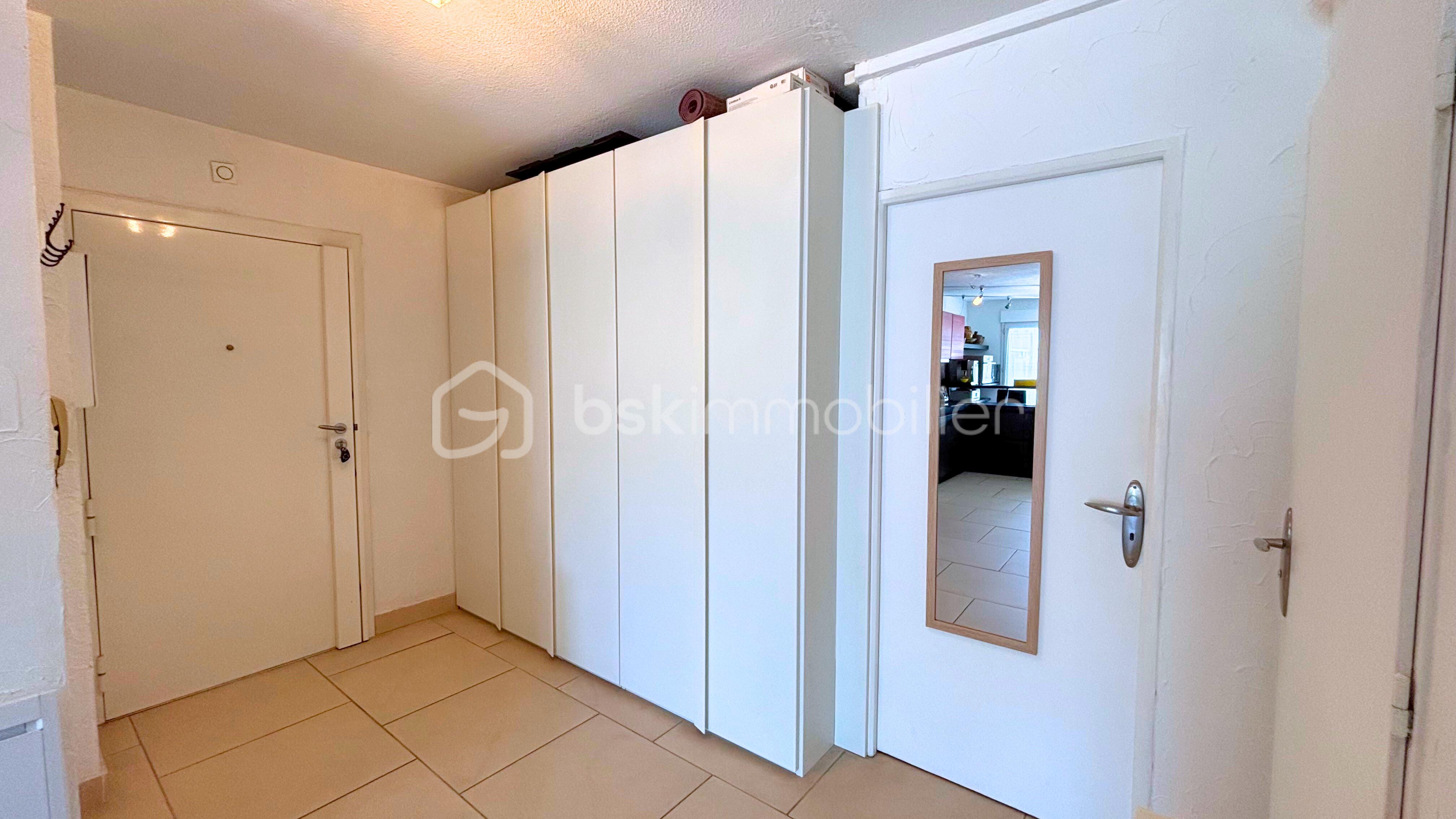 Appartement de 54,64 m² - entree.jpg