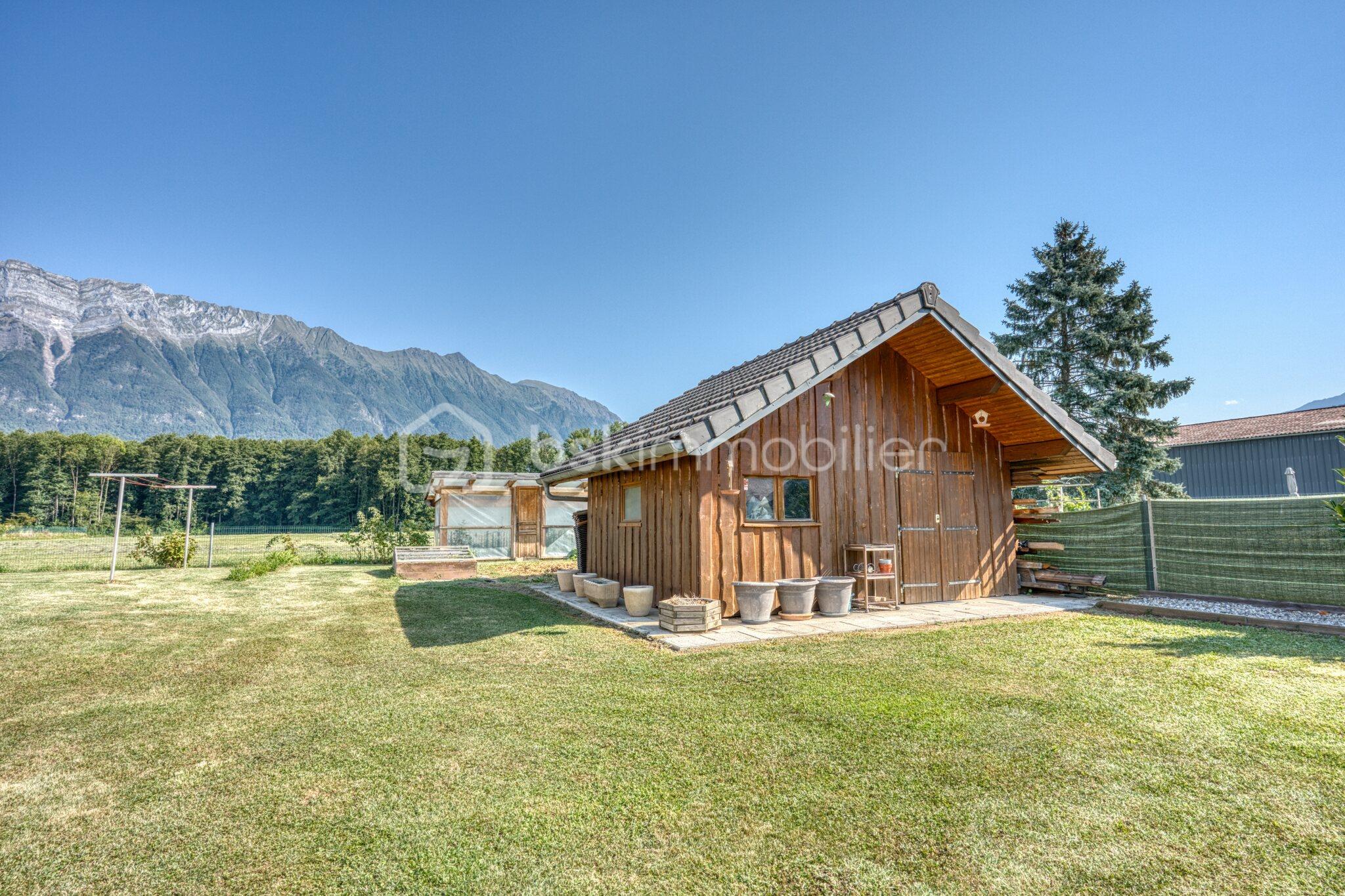 Chalet1.jpg