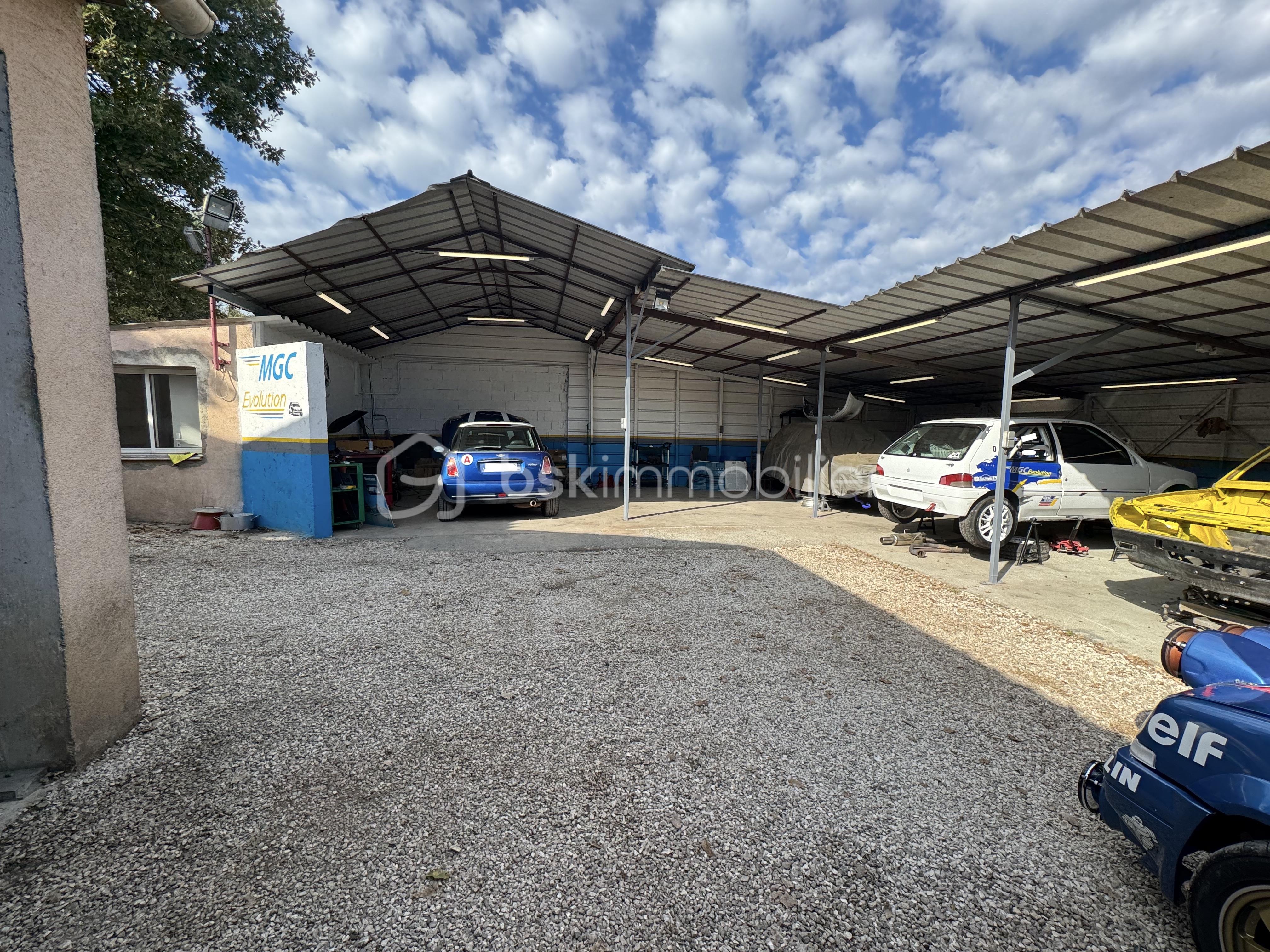 Maison de 110 m² - parking atelier suite 2.jpeg