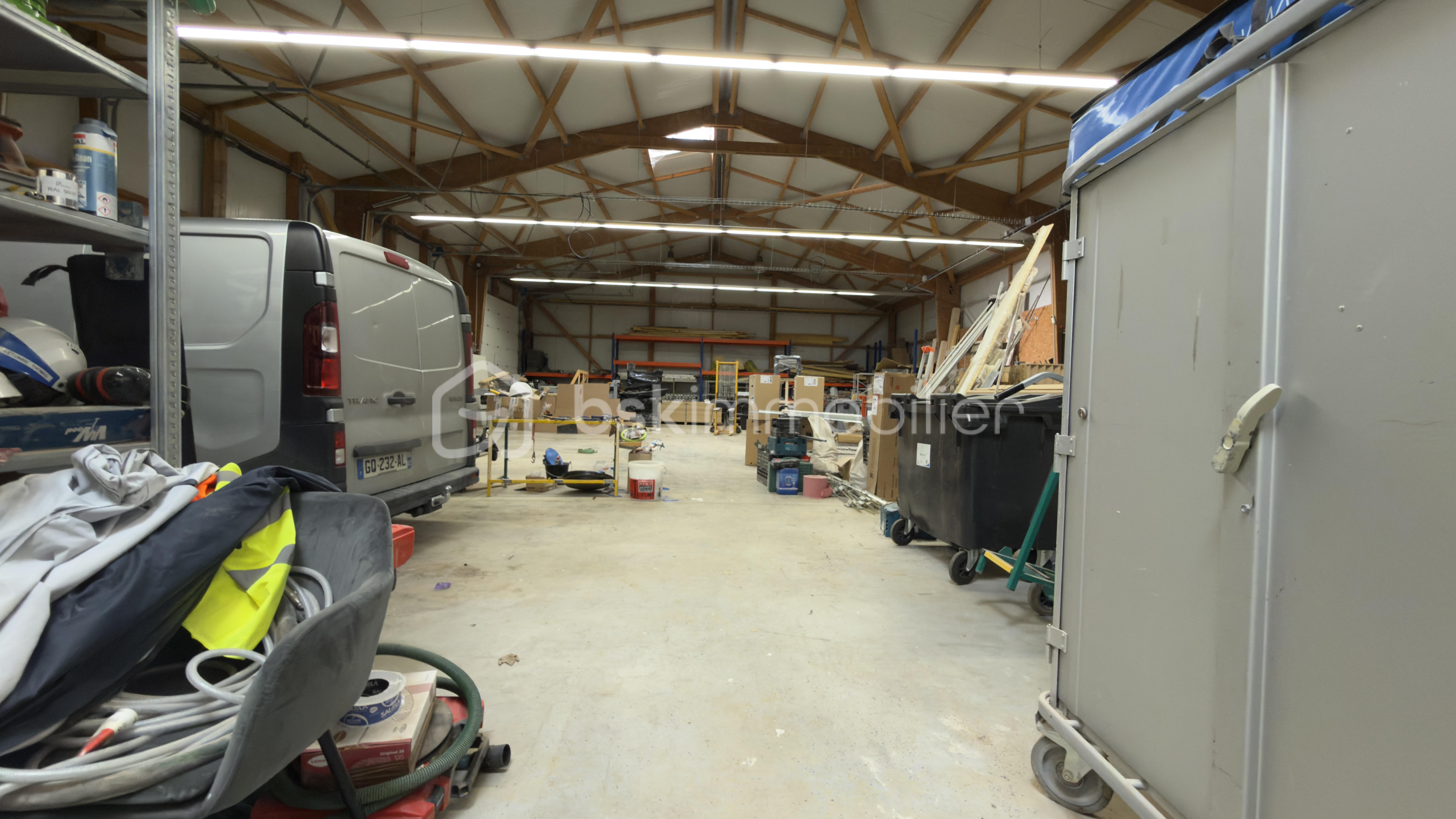 Local d'activités de 514 m² - IMG_2664.jpeg