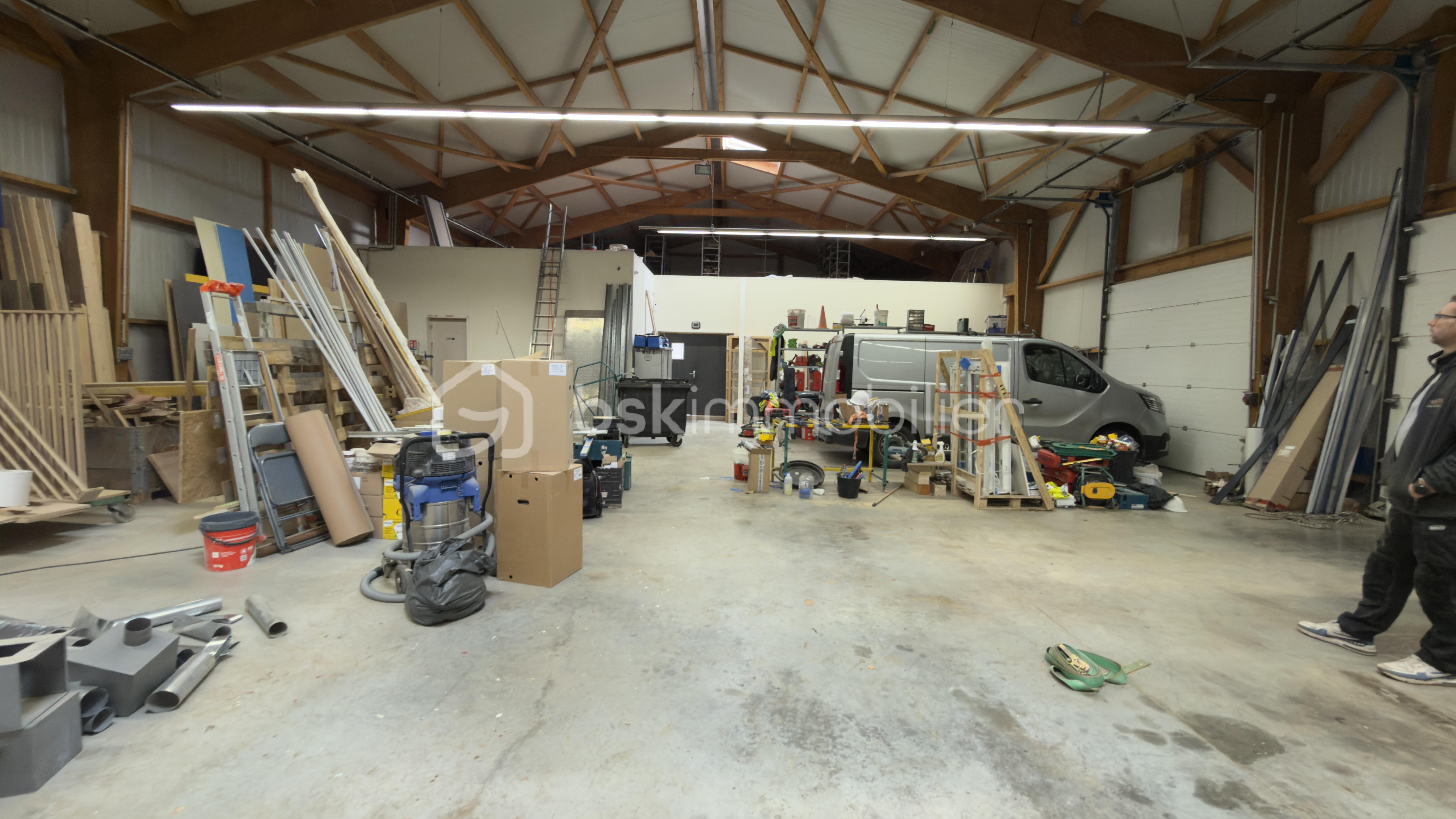 Local d'activités de 514 m² - IMG_2663.jpeg