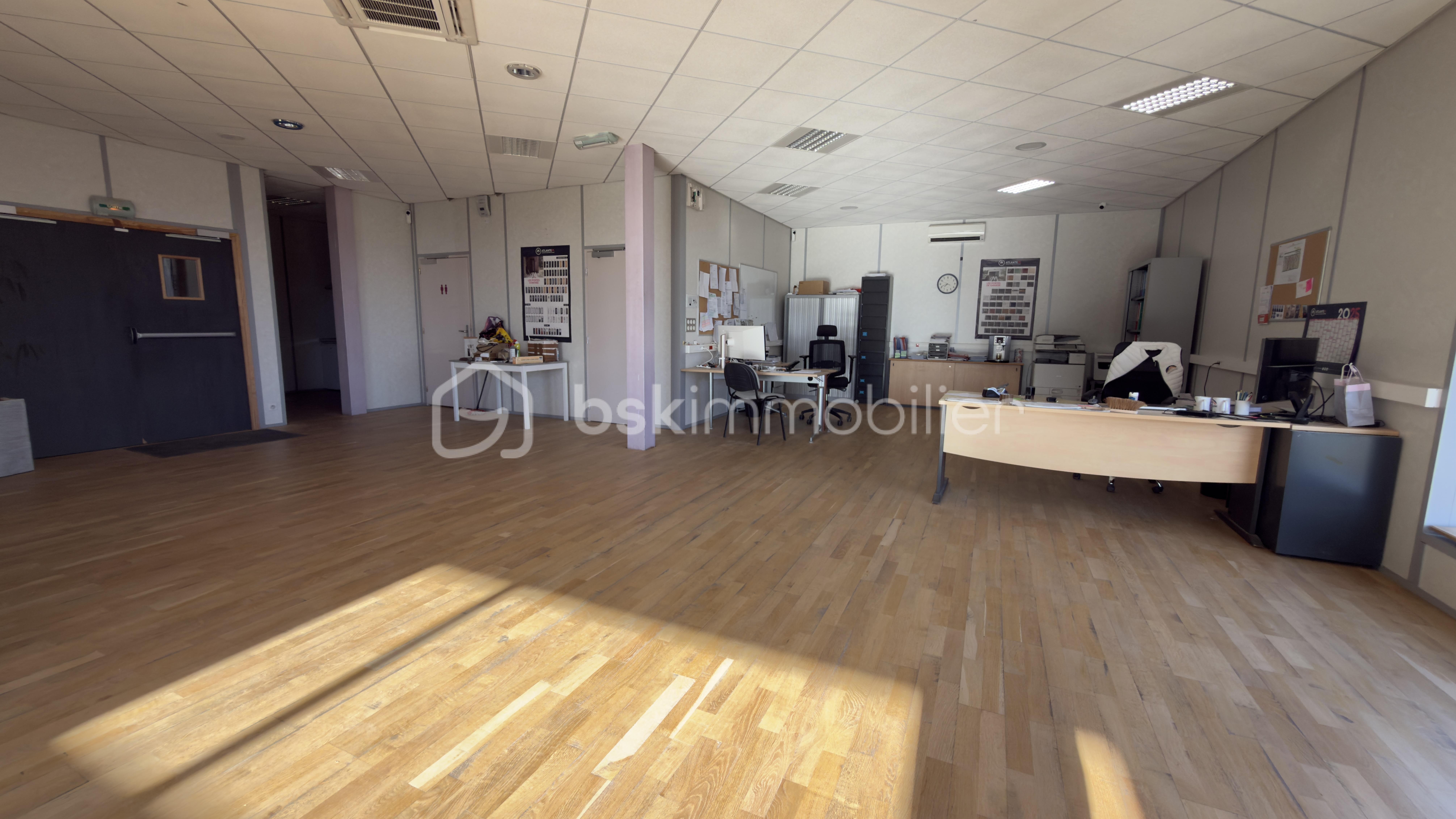 Local d'activités de 514 m² - IMG_2670.jpeg