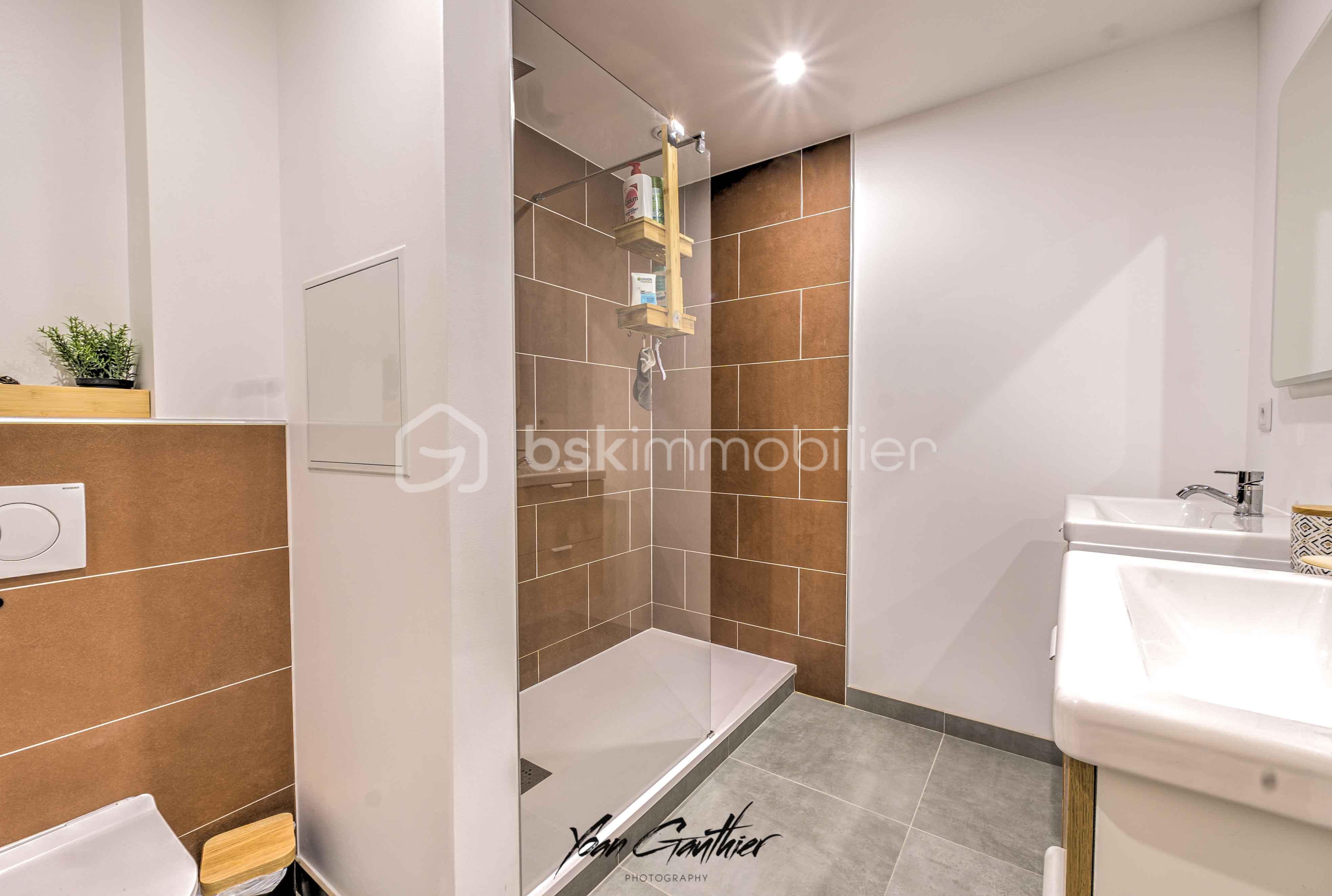 YG109418_19_20_21_22Interieur3.jpg