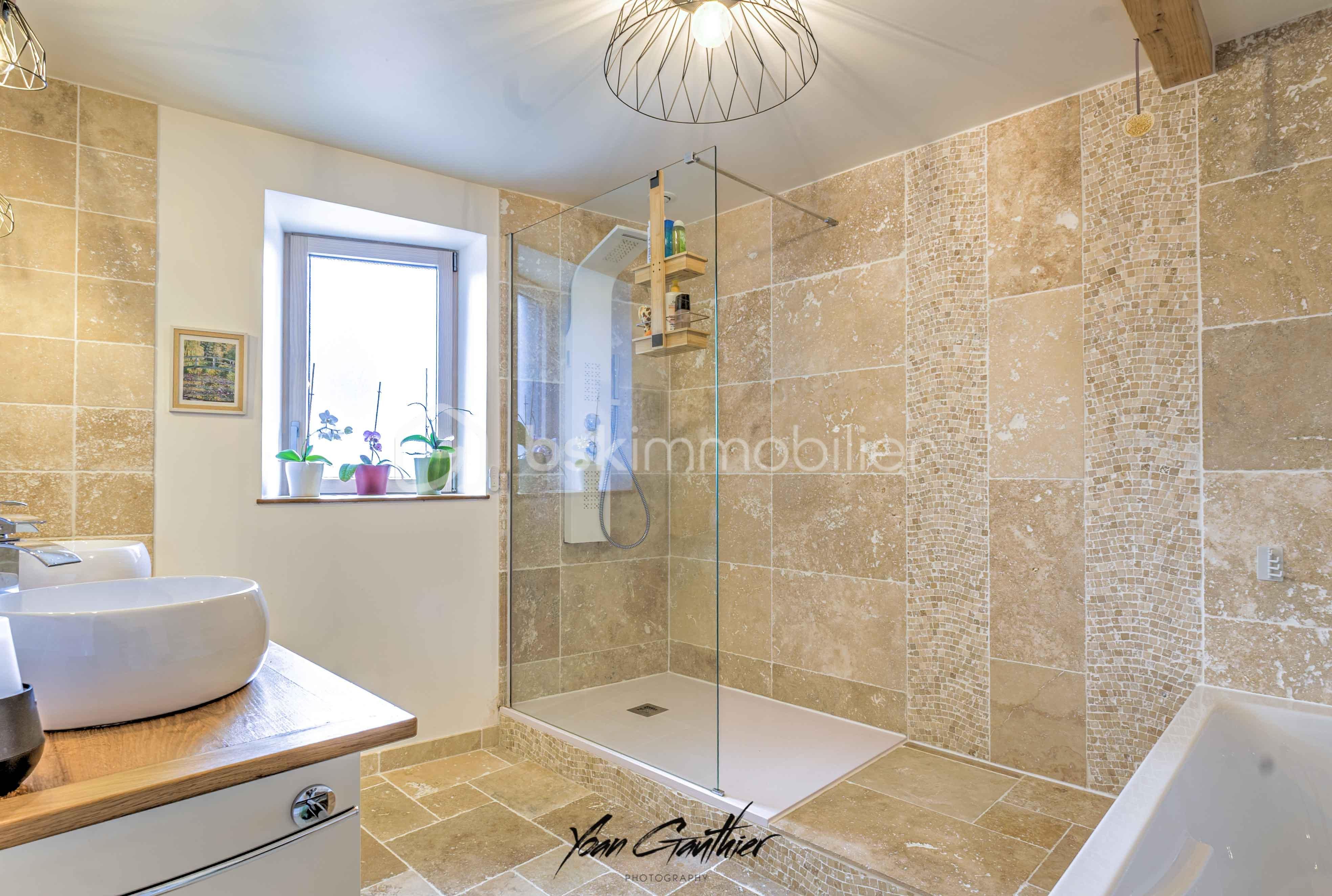 YG109553_4_5_6_7Interieur3.jpg