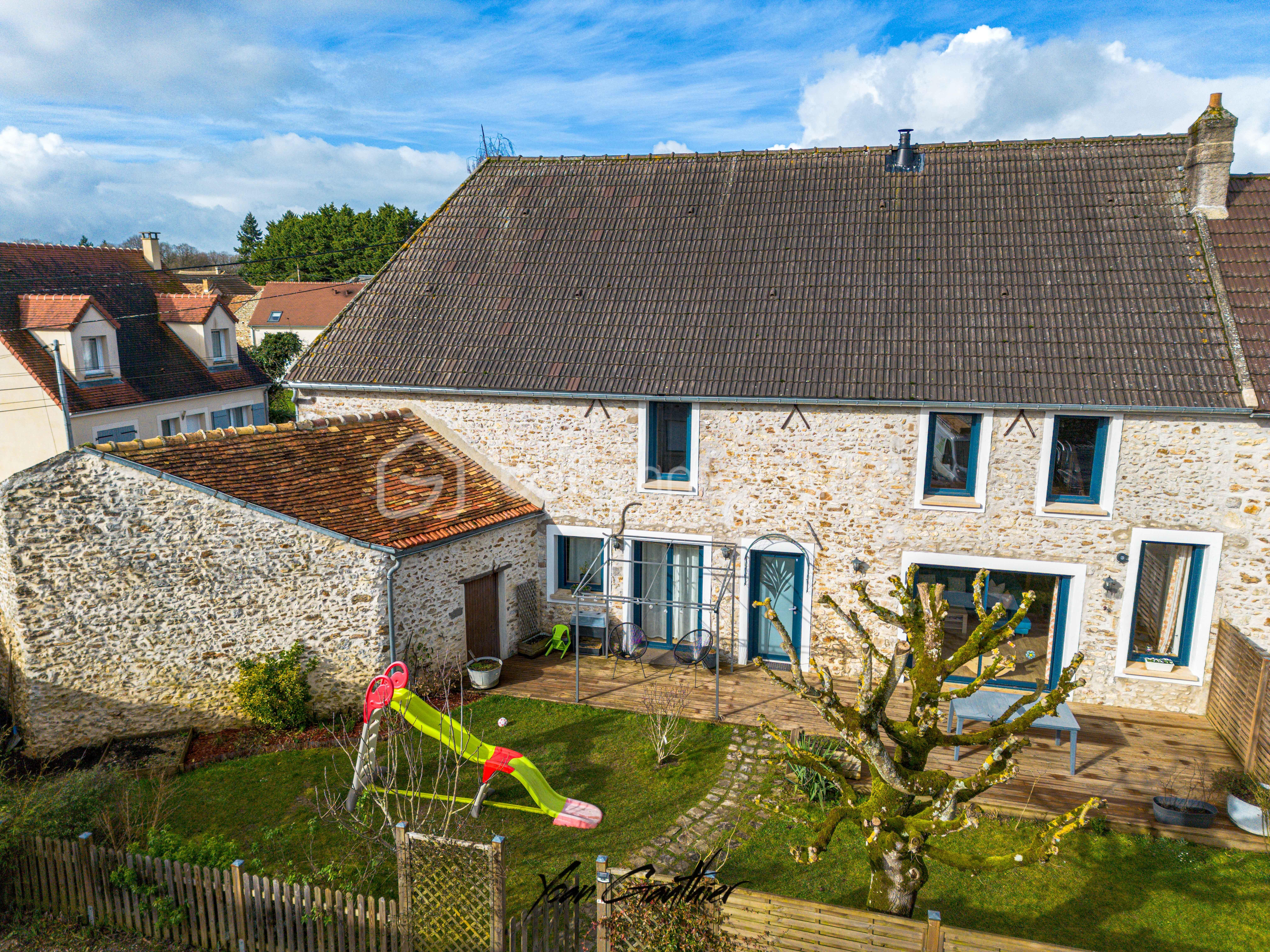 Corps de ferme de 181 m²