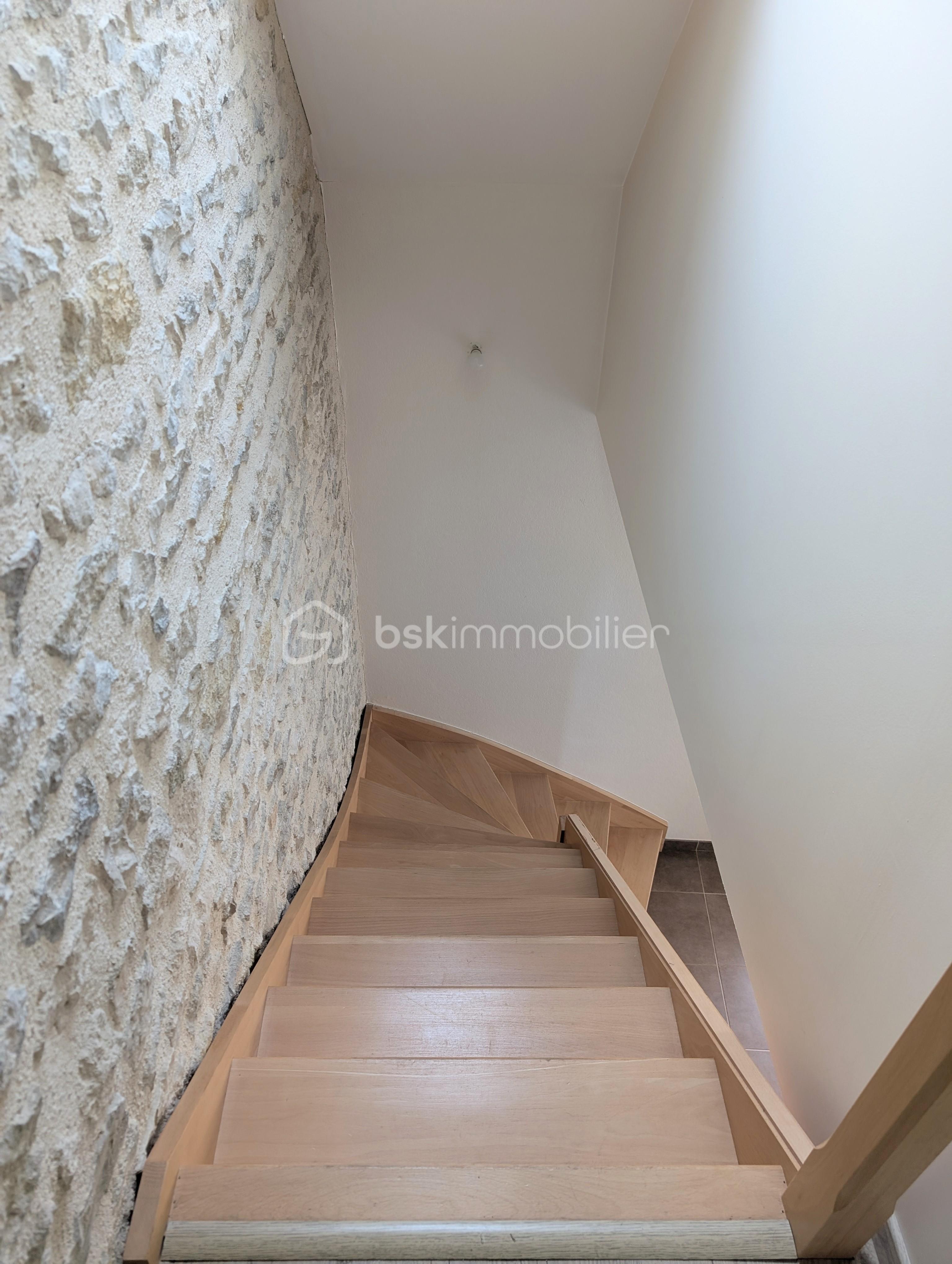 Maison en pierre de 79 m² - PXL_20260128_113603188~2.jpg