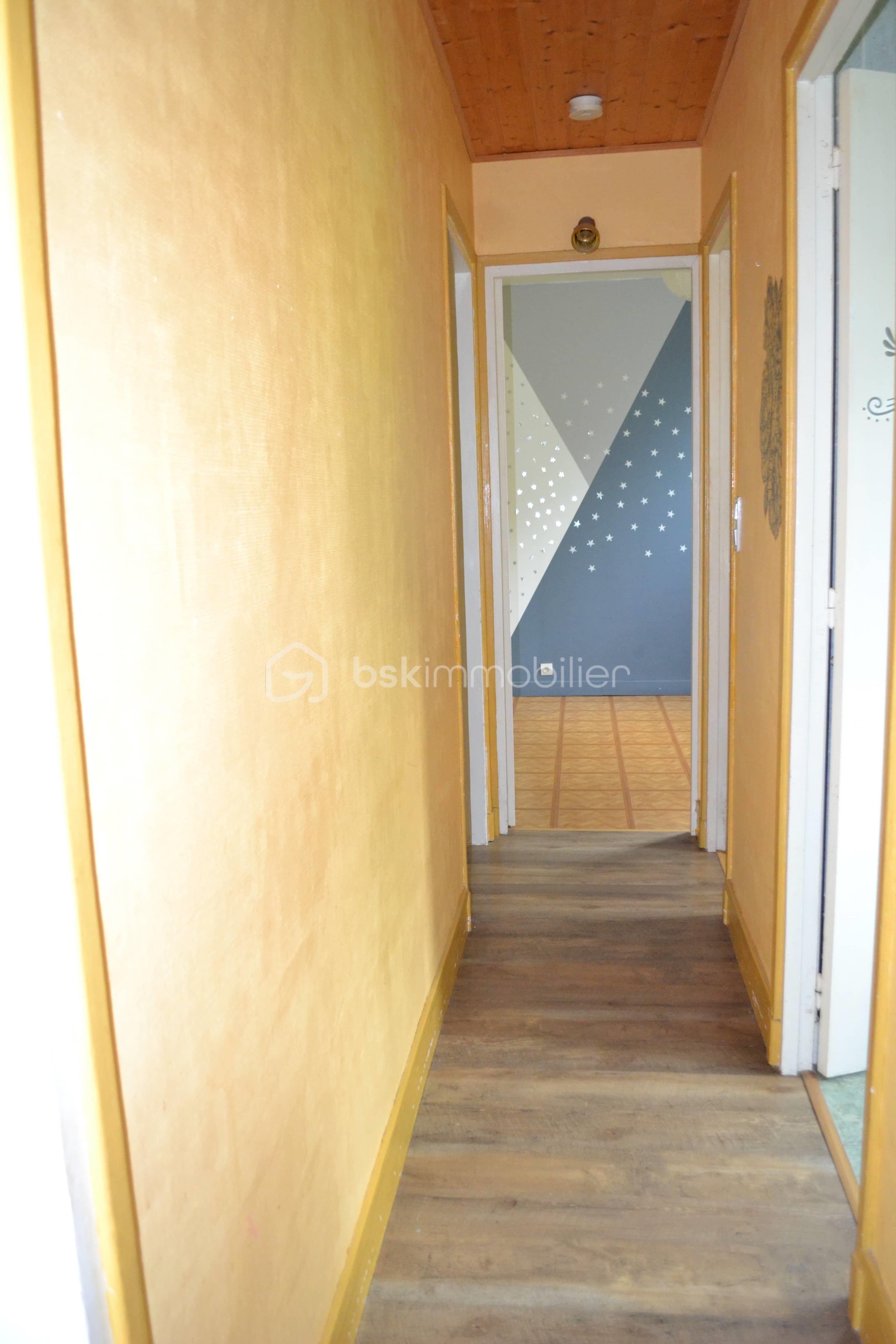Maison de 95 m² - freecompress-COULOIR.jpg