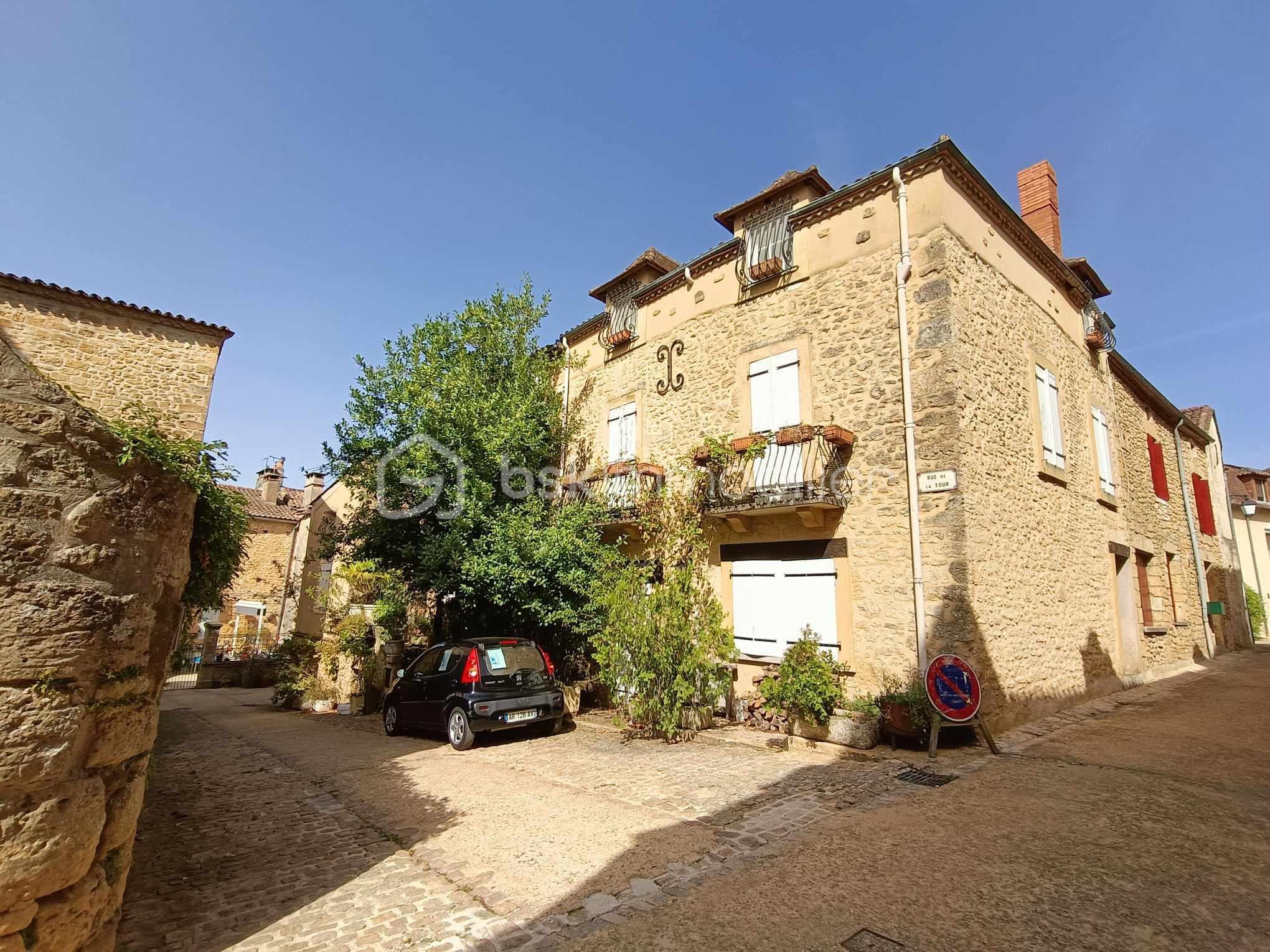 Maison de village de 309 m² - 373467846_238692925367075_5408667276427853909_n.jpg