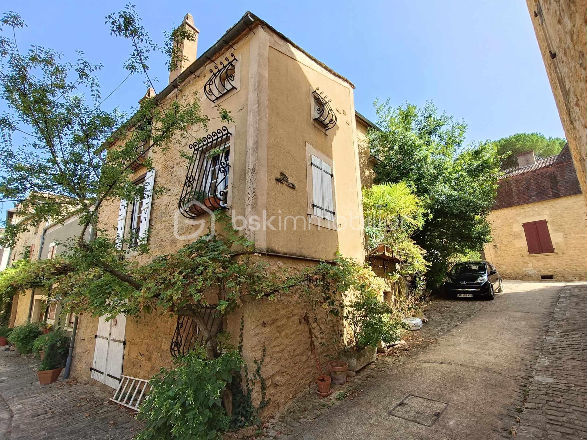 Maison de village de 309 m² - 373467791_1889368511445760_7526851446485281073_n.jpg