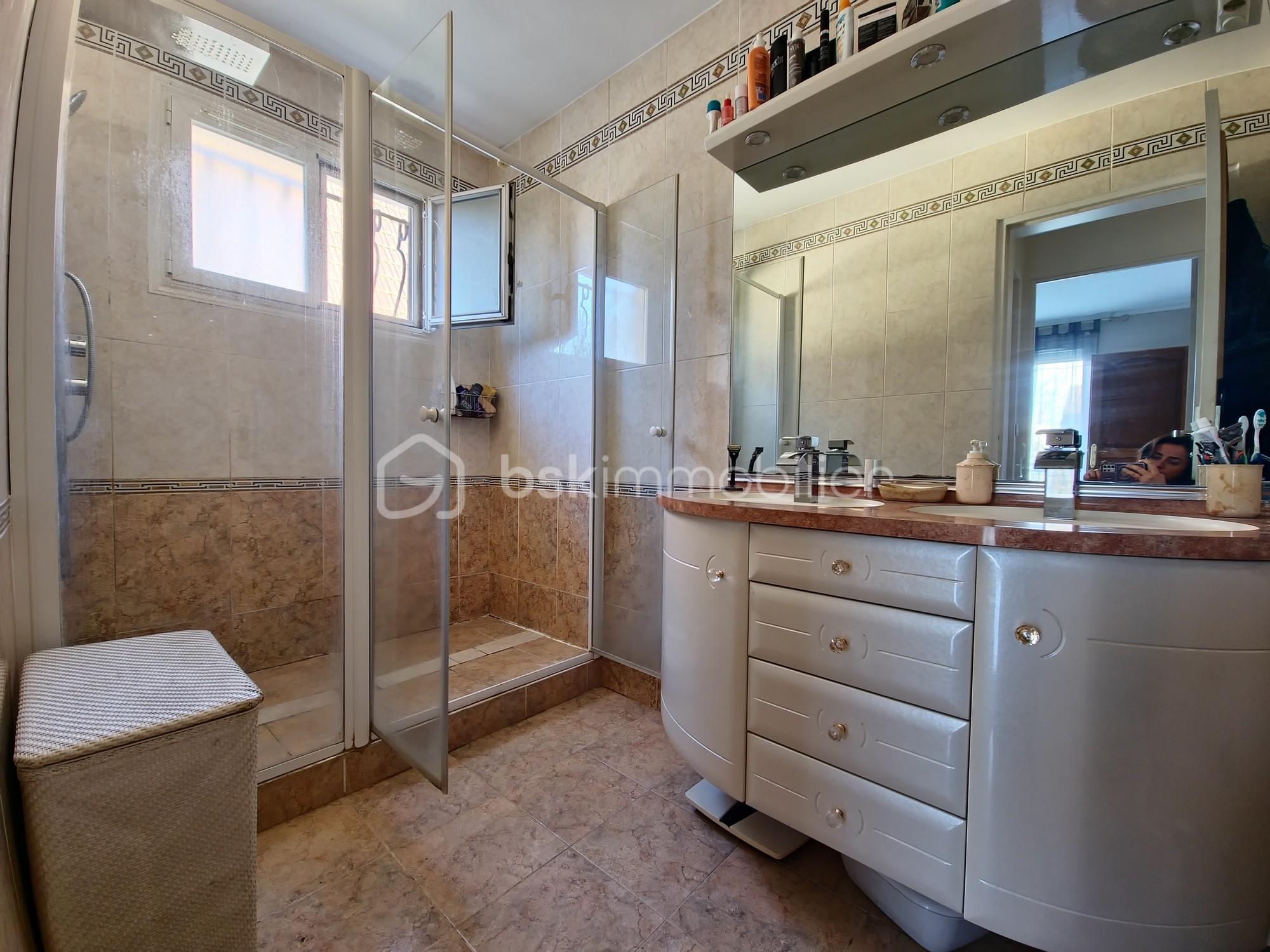 Maison de 165 m² - 14 SDB.jpg