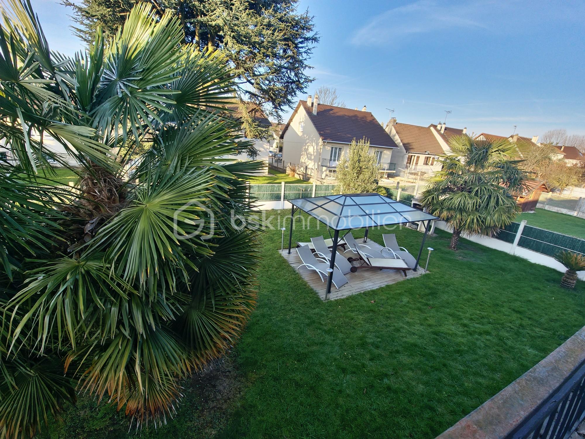 Maison de 165 m² - 07 VUE JARDIN 1.jpg