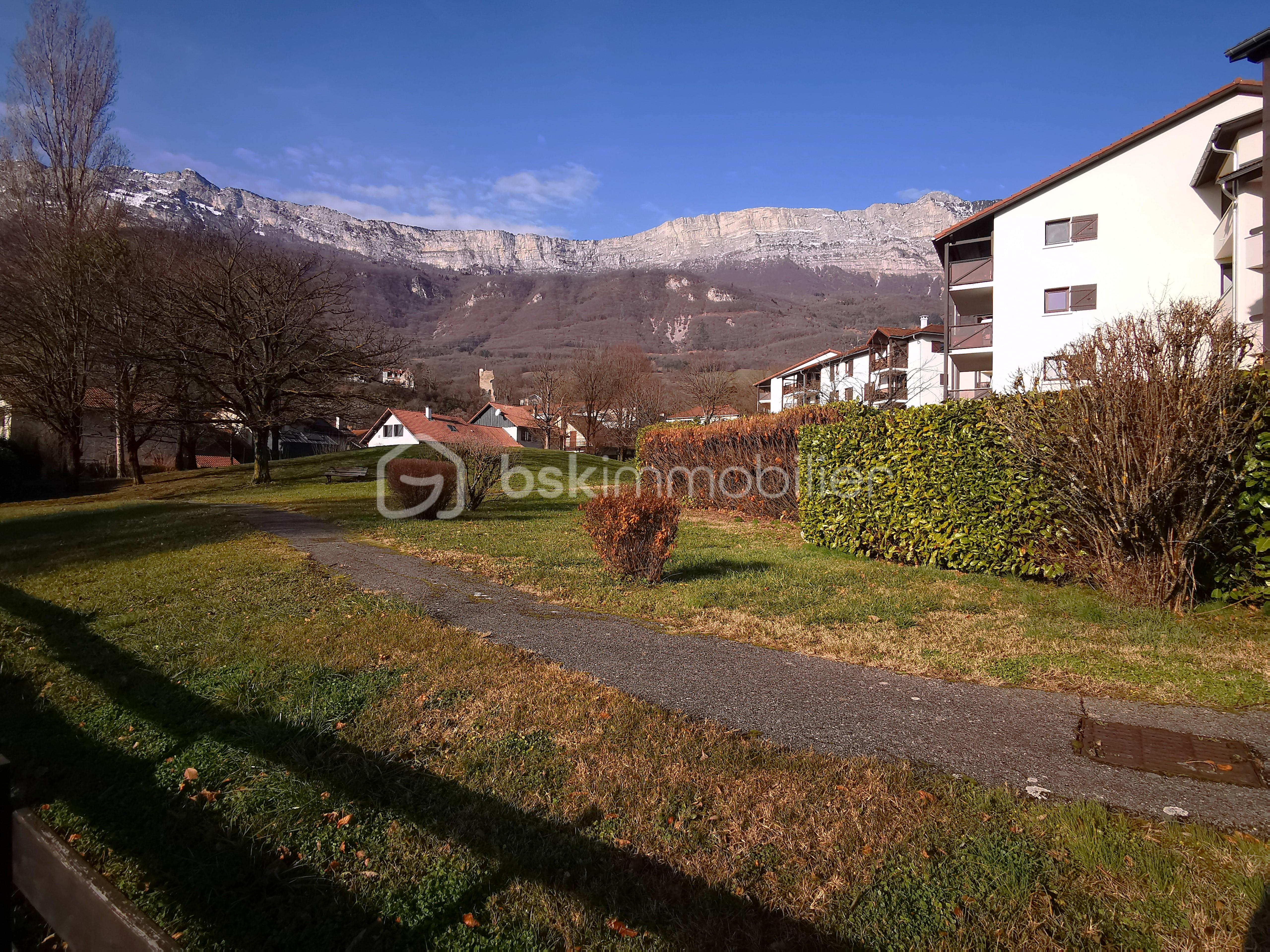 Appartement de 71,59 m² - chemin arrière.jpg