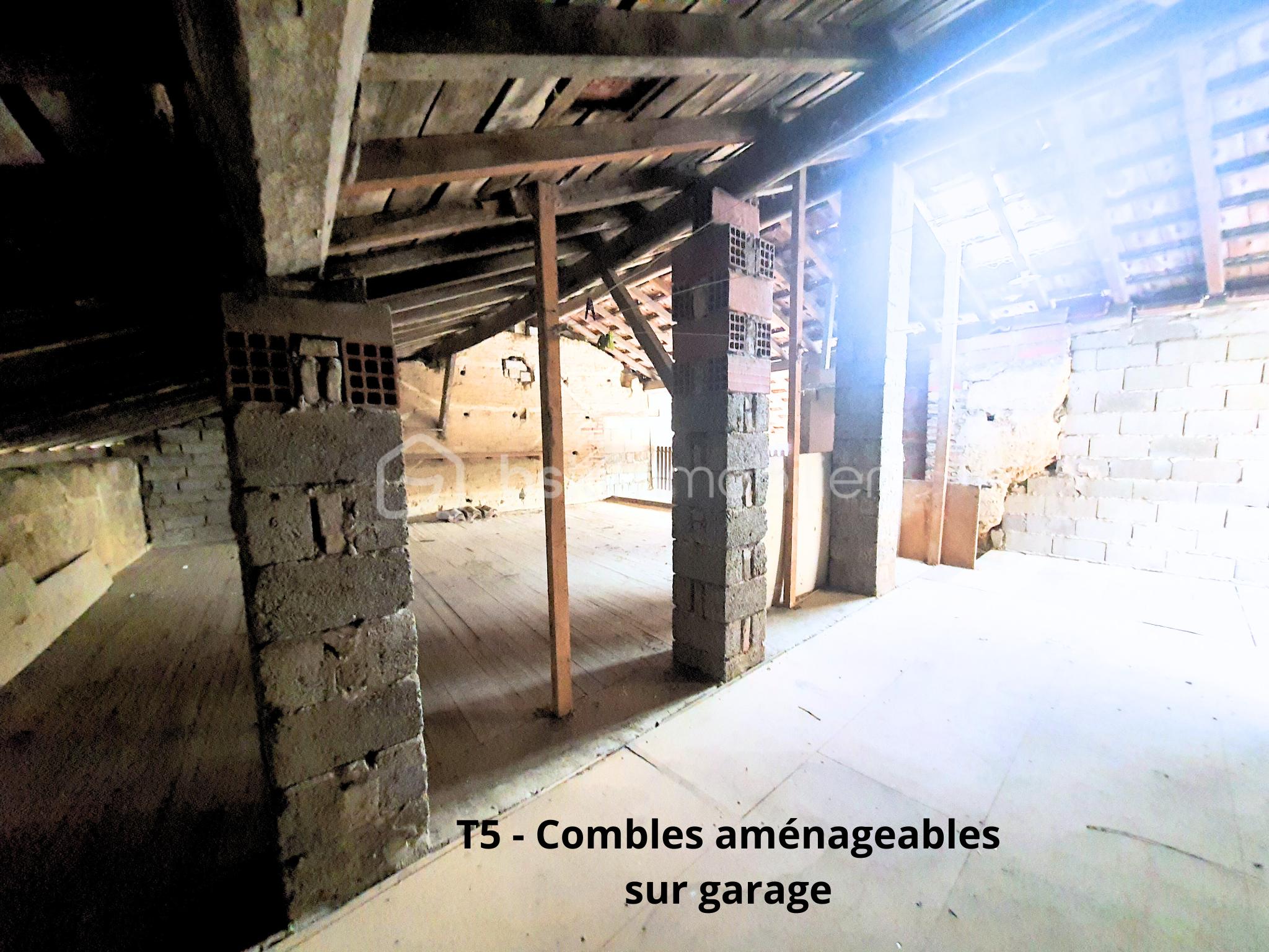 Immeuble de 270 m² - T5 - Combles amenage.png
