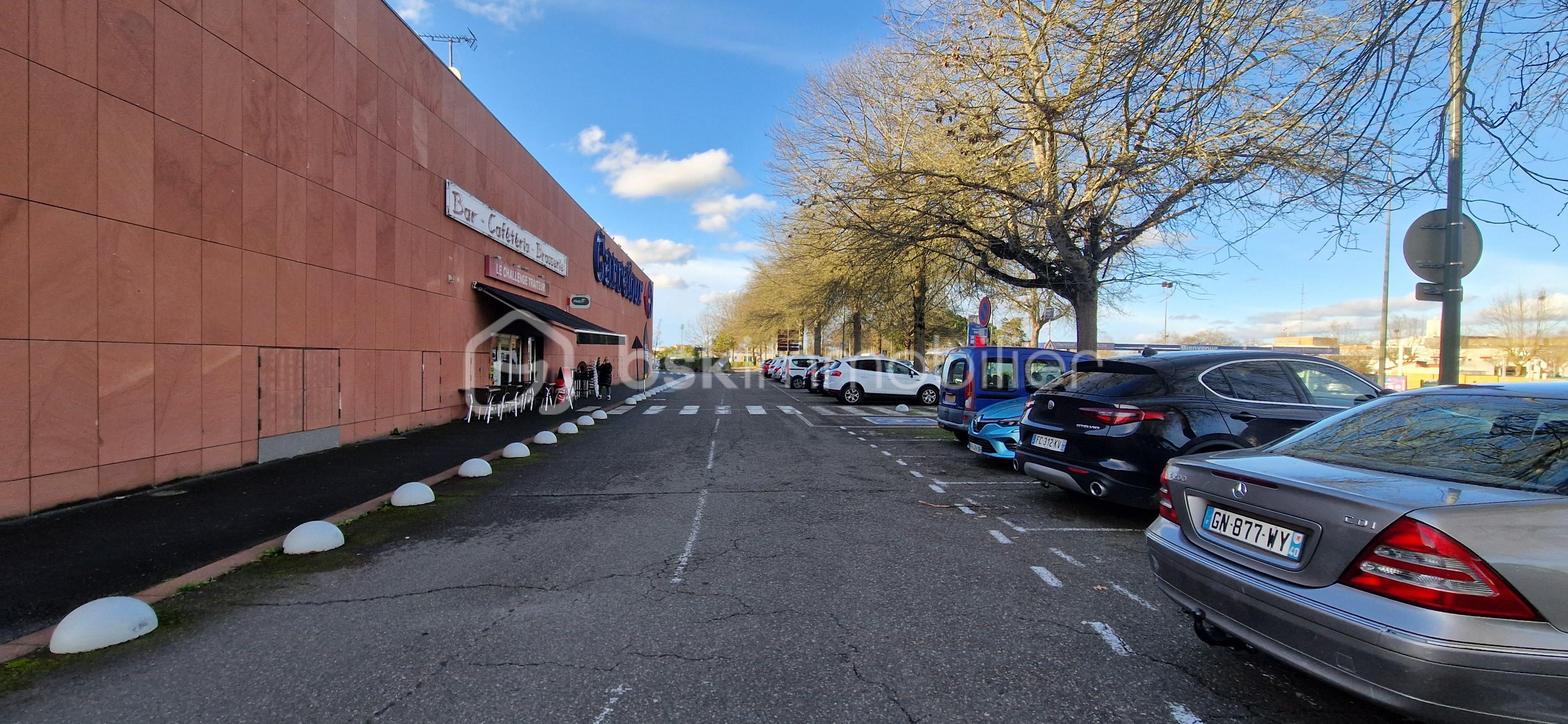 Local d'activités de 396 m² - 20260120_161346.jpg