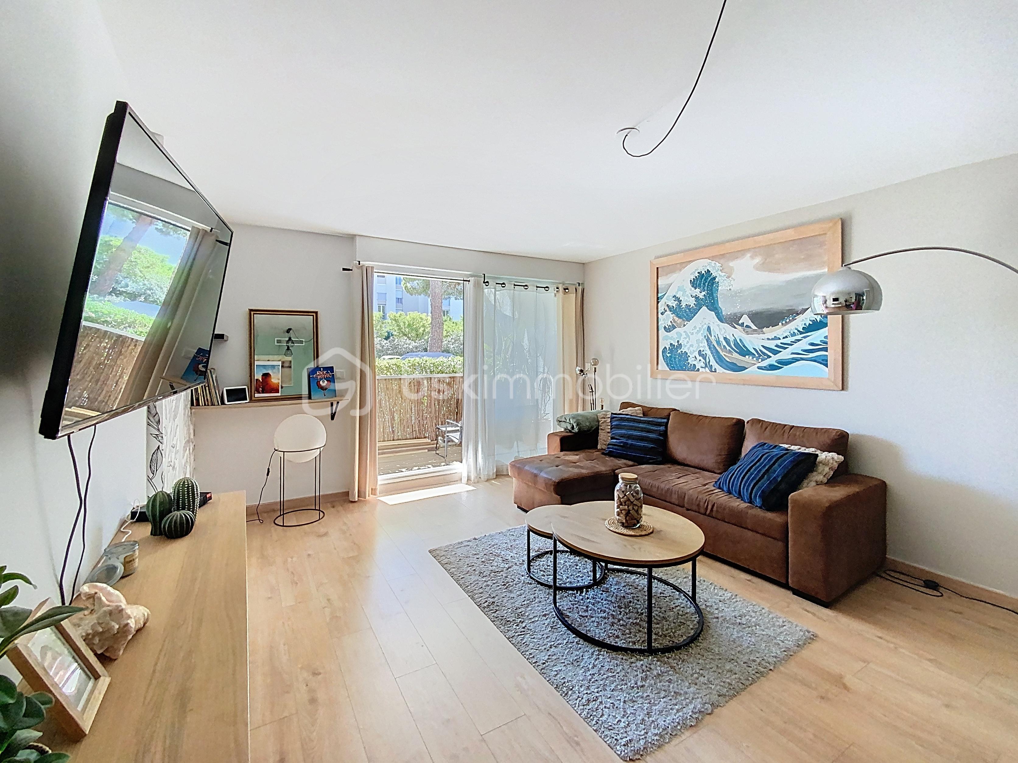 Appartement de 71,21 m² - SEJOUR BAIES.jpg