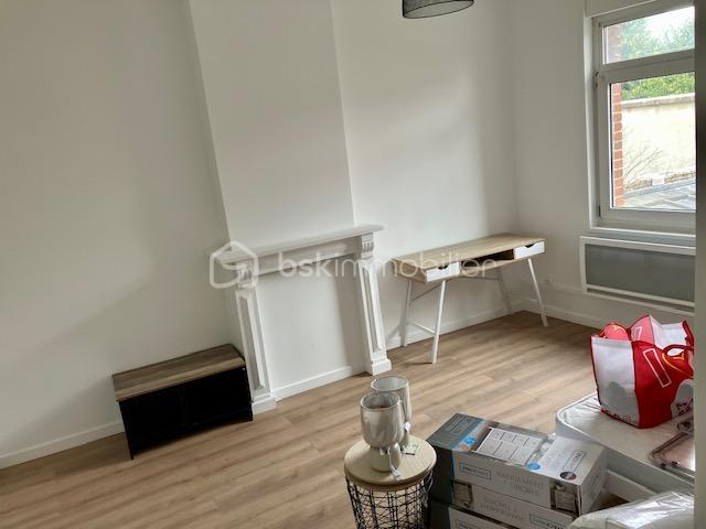 Immeuble mixte de 240 m² - saint venant chambre 1.jpg