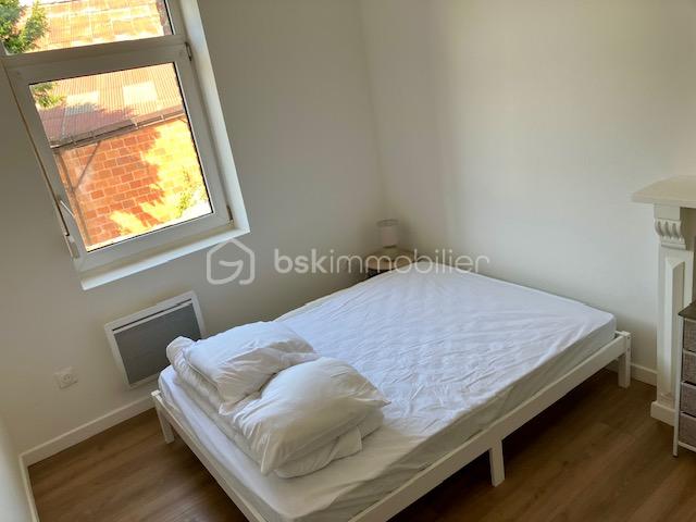 Immeuble mixte de 240 m² - saint venant chambre 7.jpg