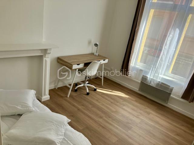 Immeuble mixte de 240 m² - saint venant chambre 5.jpg