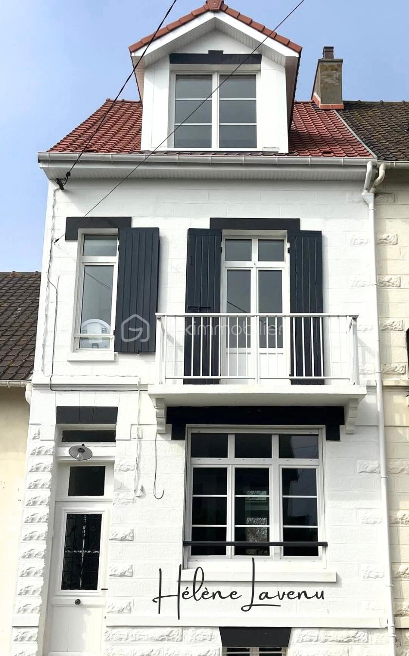 Crème et Bordeaux Moderne Portrait Publication Instagram.png