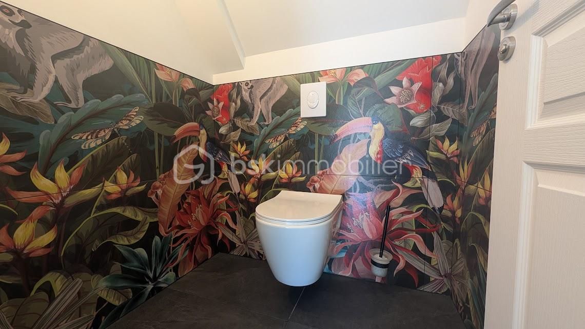 max toilettes haut.jpg