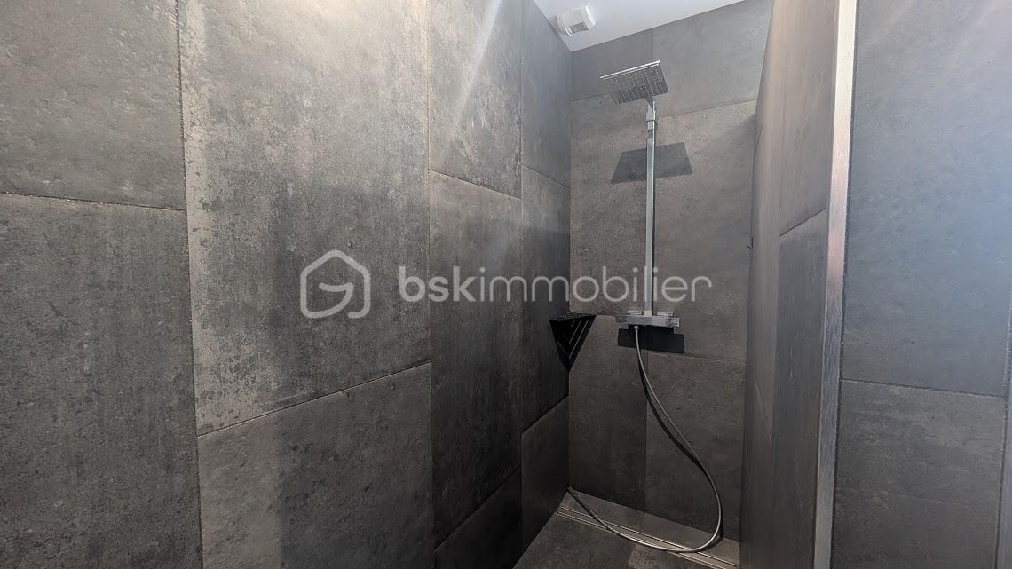 max douche bas.jpg