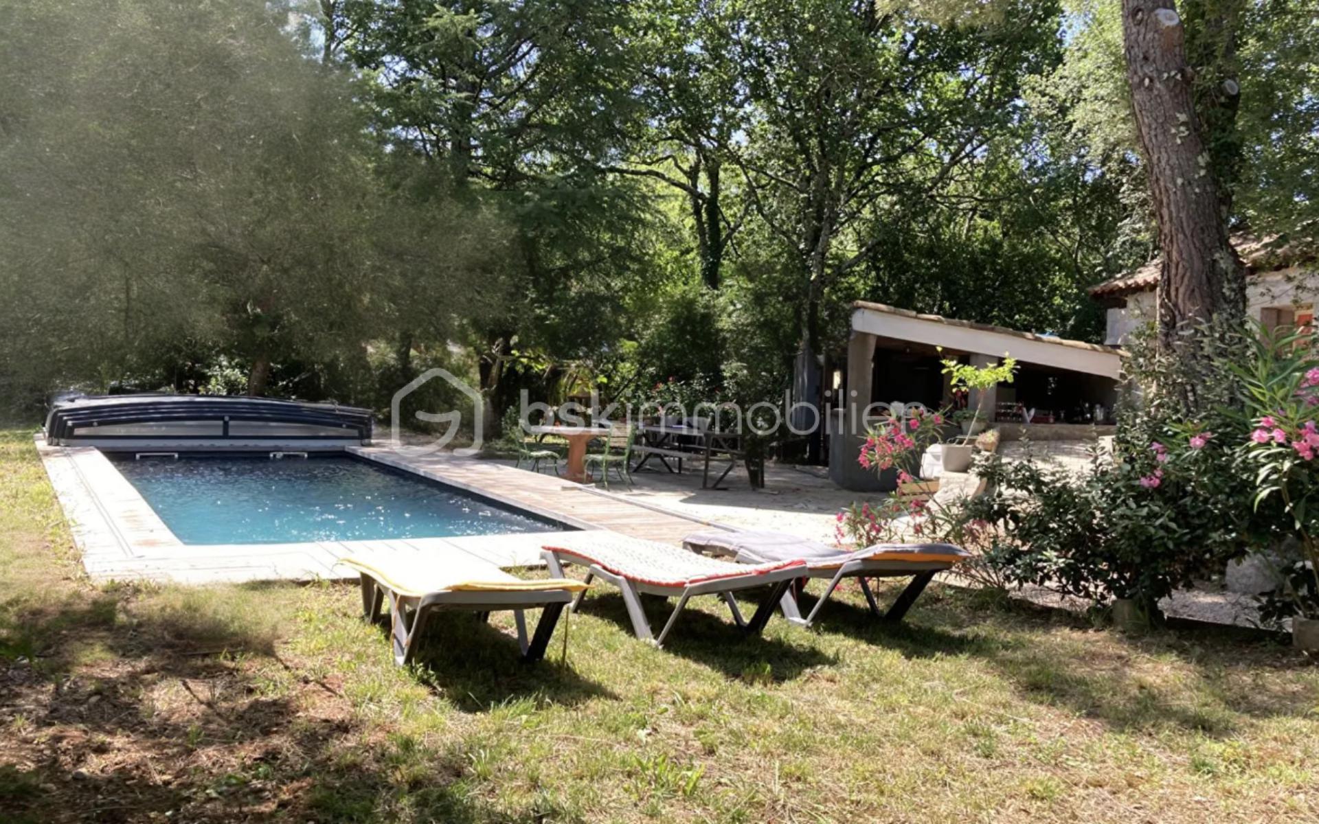 Maison de 160 m² - Piscine.PNG