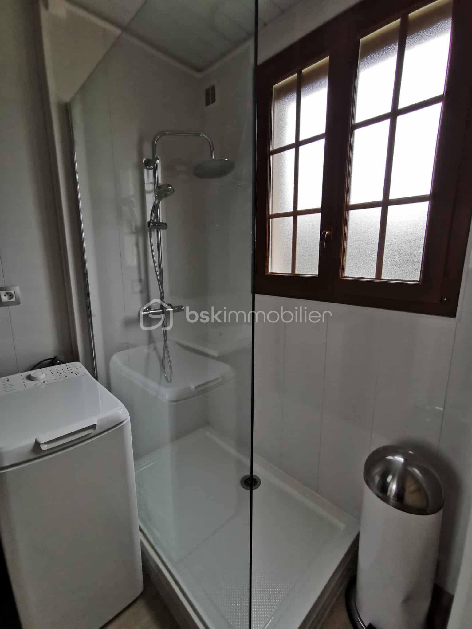 Maison de 64 m² - douche(1).jpg