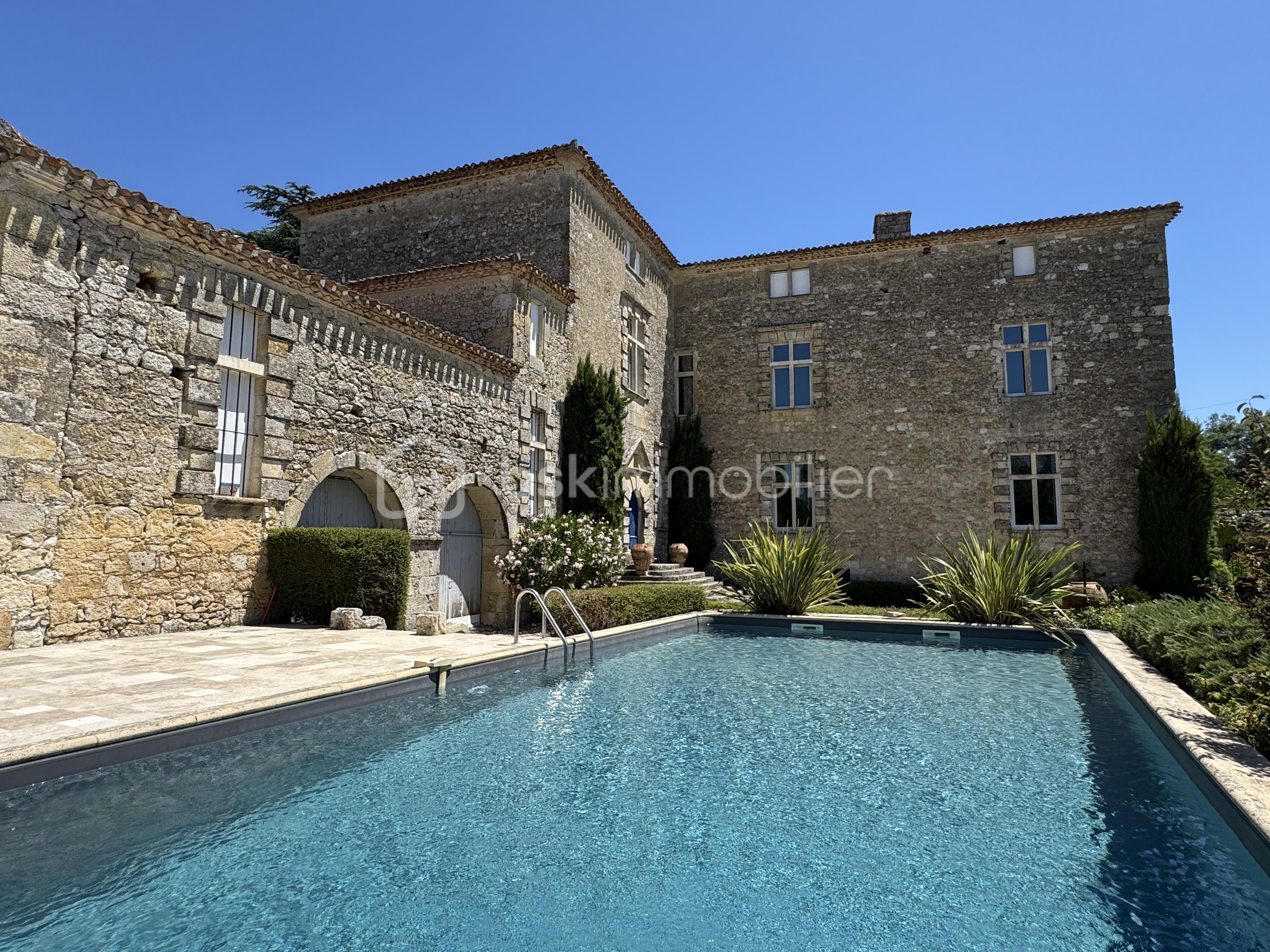 Chateau de 575 m² - Belle Maison Gascony Gers Campagne Chateau Jardin Piscine (26).JPG