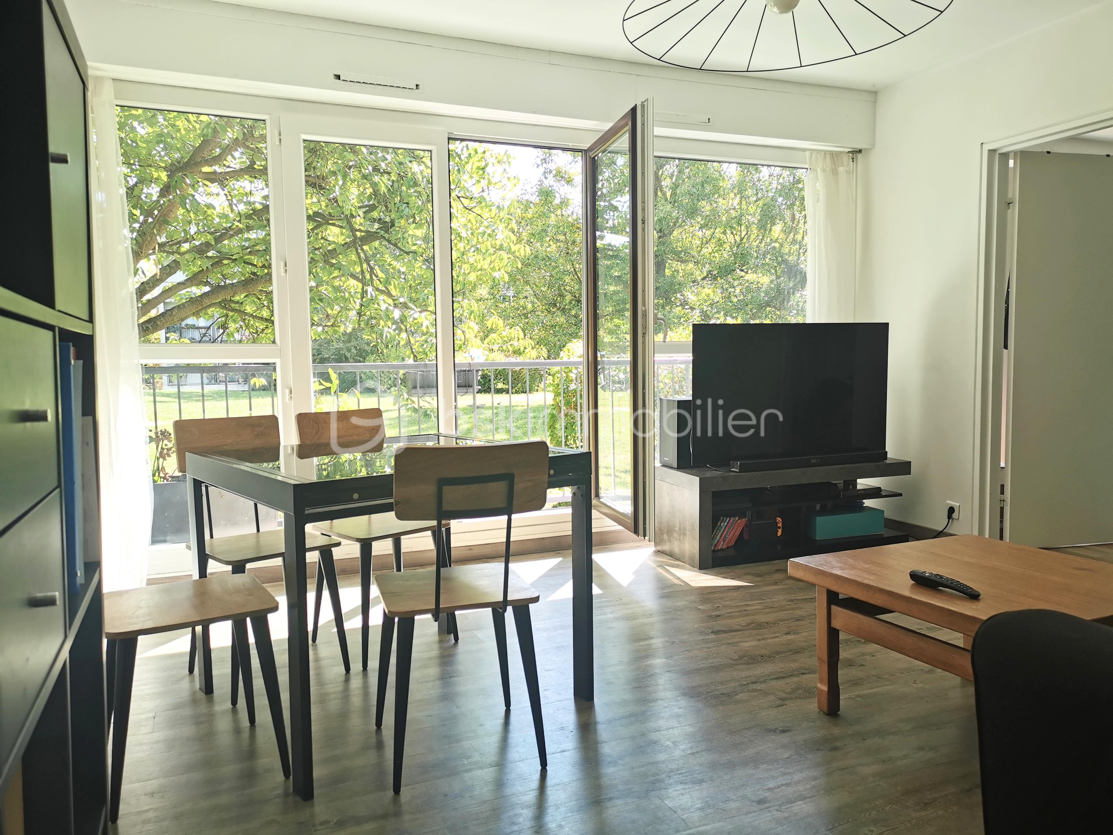 Appartement de 63,29 m² - 1 sejour balcon CANVA.png