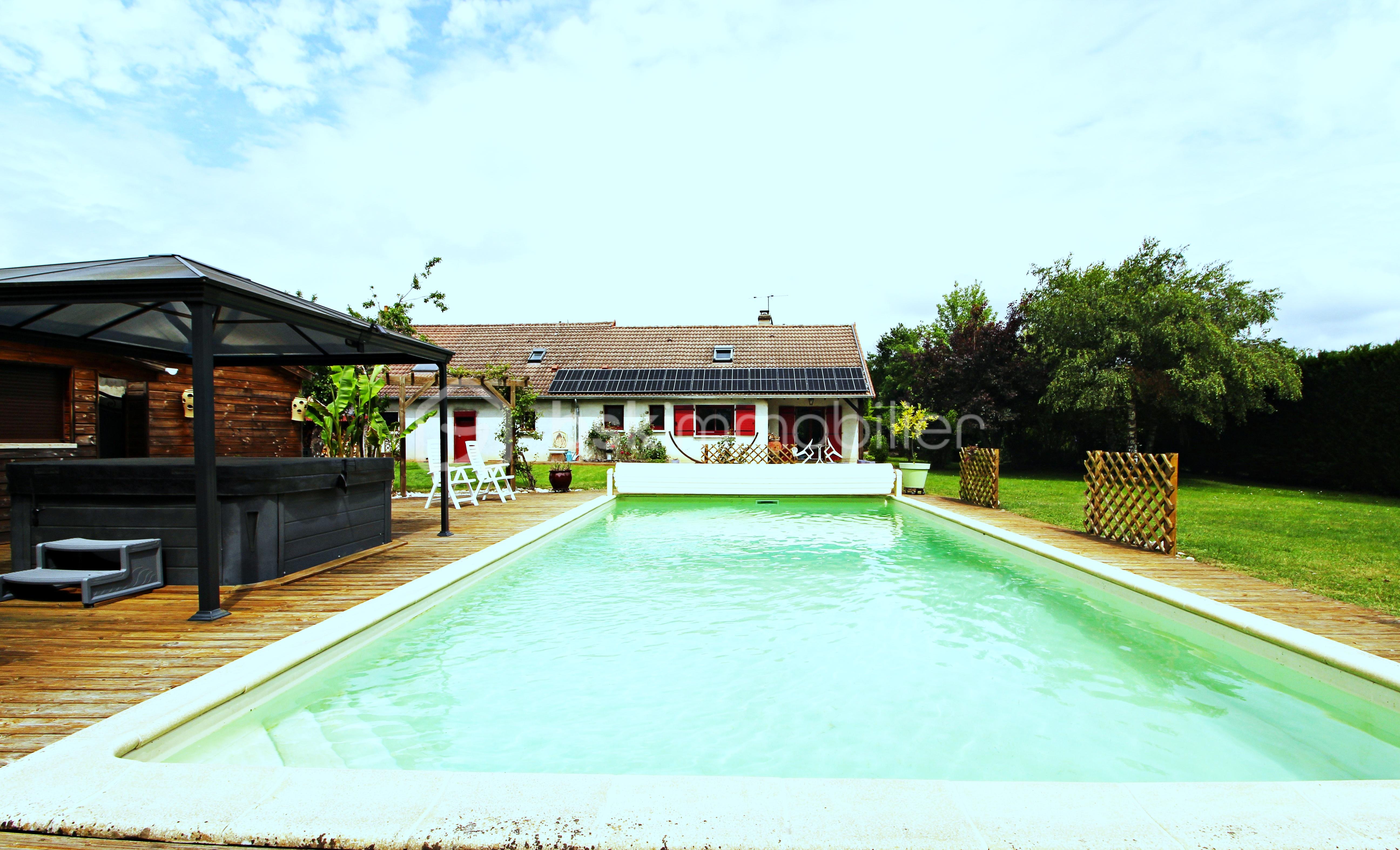 Maison de 200 m² - piscine.JPG