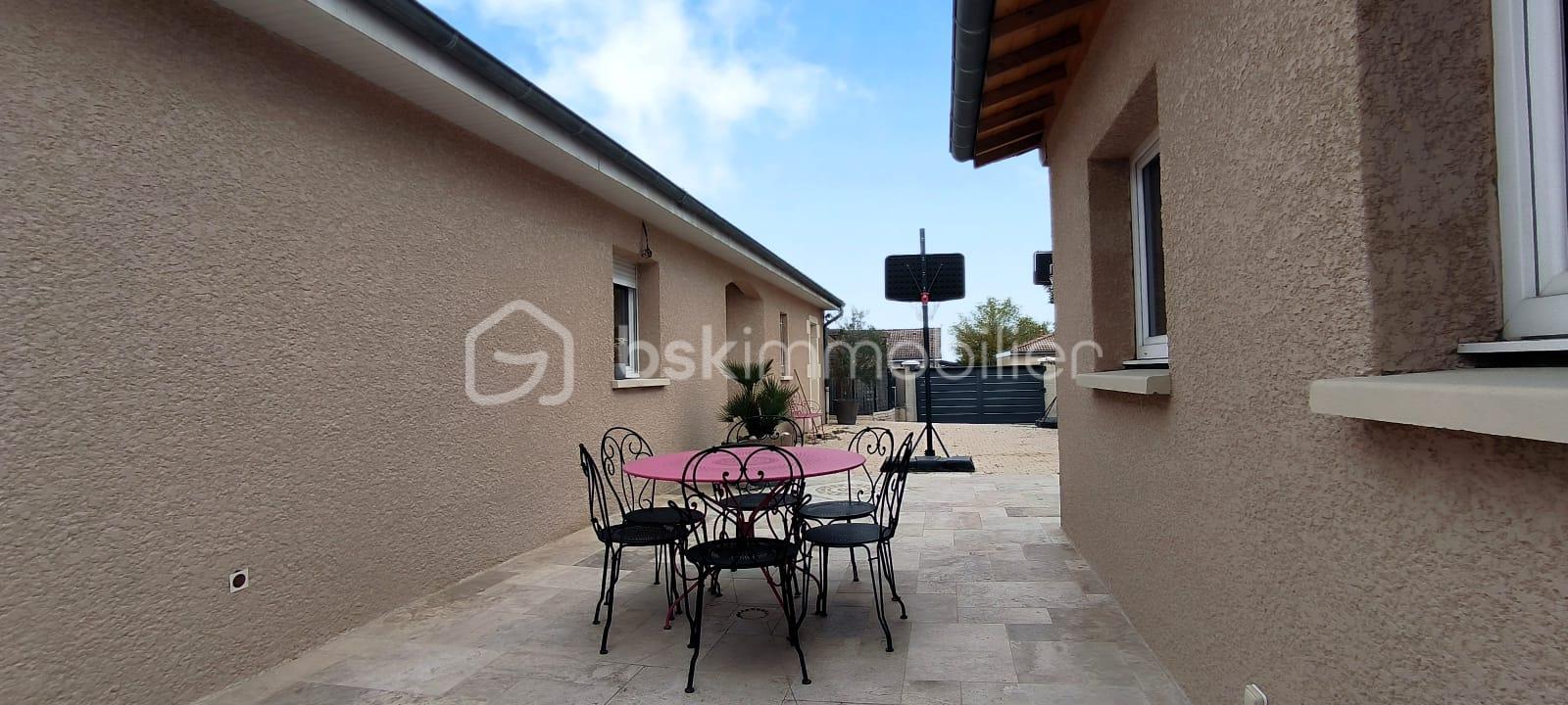 Maison de 132 m² - maison a vendre feillens1.jpg