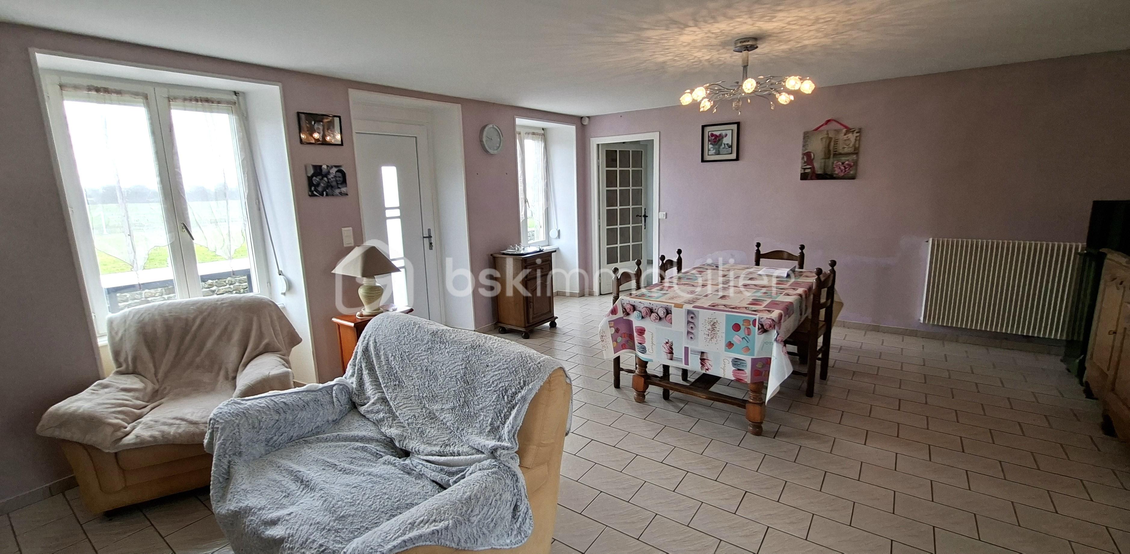 Maison en pierre de 158 m² - claude séjour 1 vers porte dégagement.jpg
