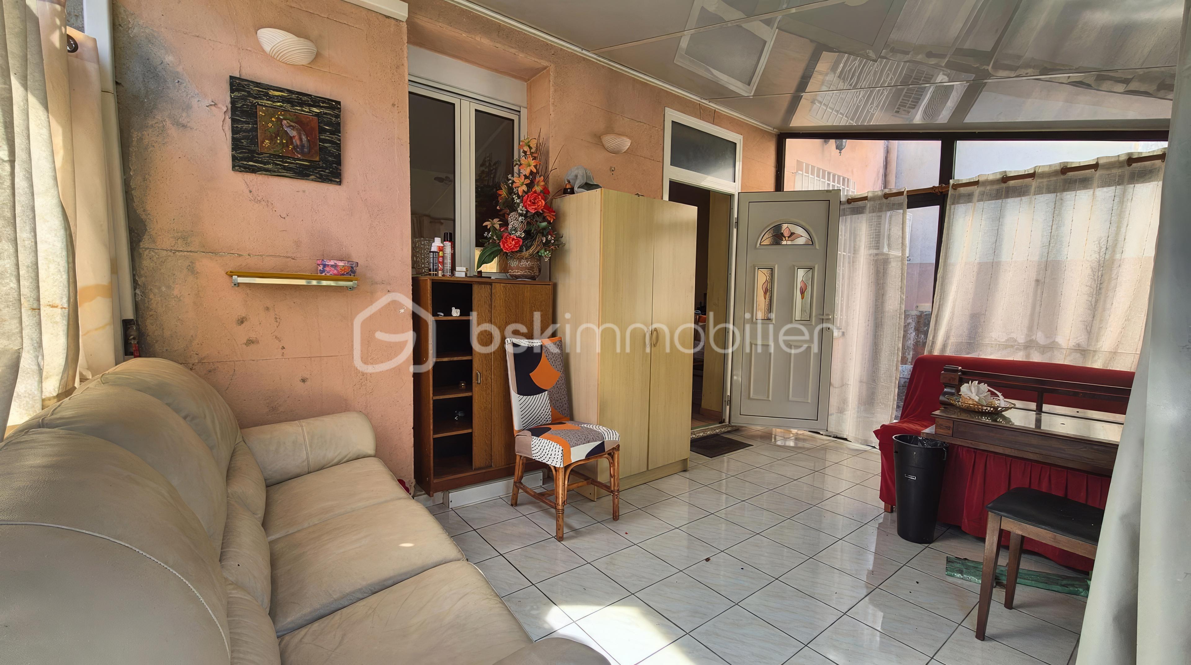 PERPIGNAN_livingroom-dinningroom_74049931.jpg