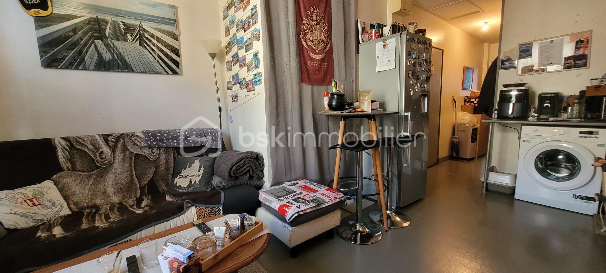 Immeuble commercial de 100 m² - SAINTES 13.jpeg