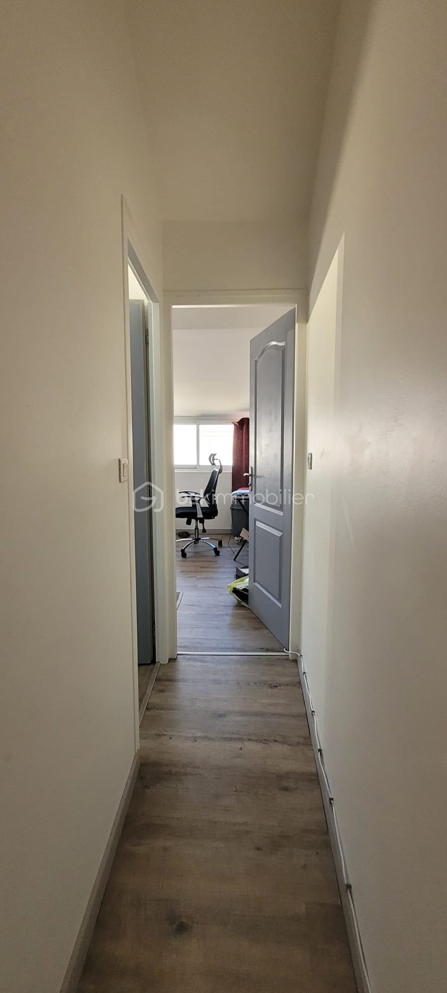 Immeuble commercial de 100 m² - SAINTES 11.jpeg