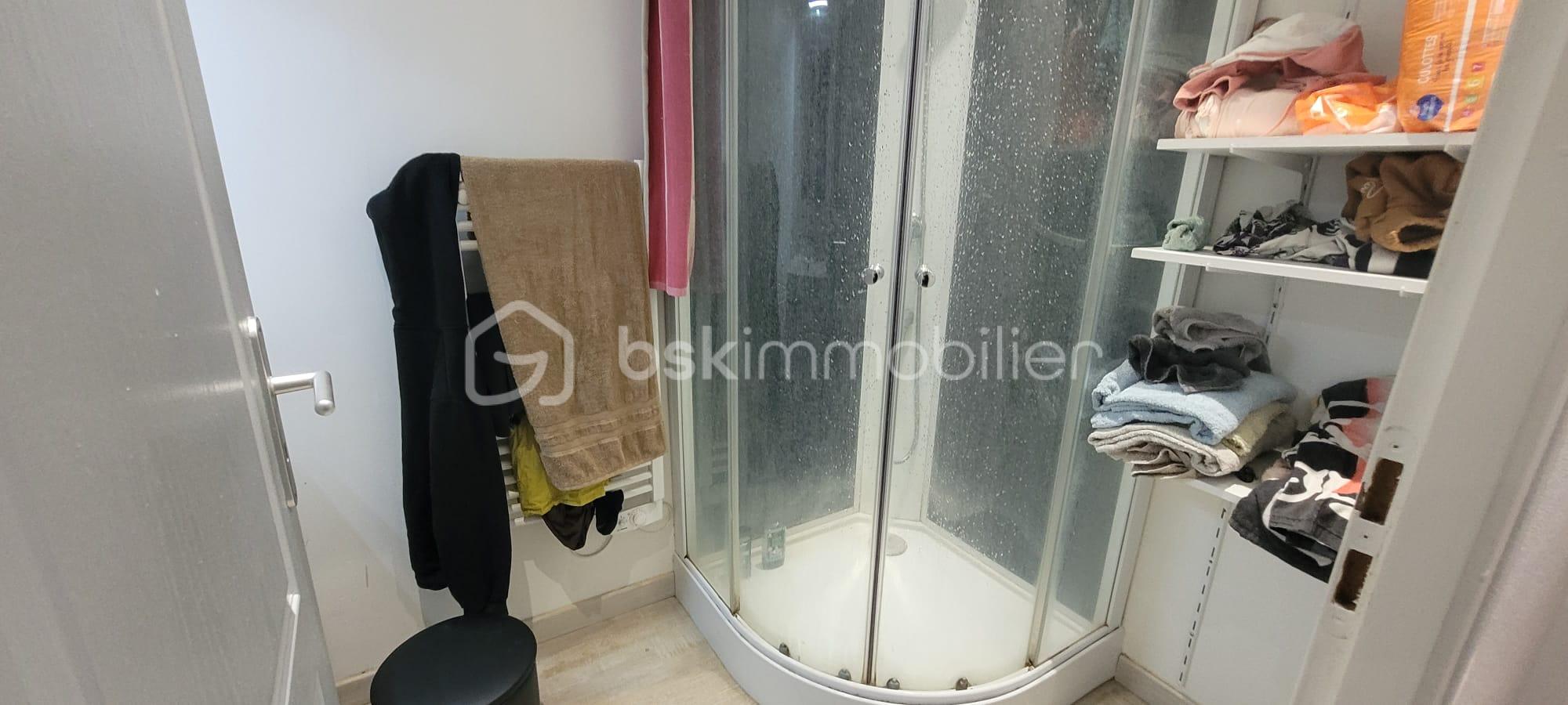 Immeuble commercial de 100 m² - SAINTES 19.jpeg