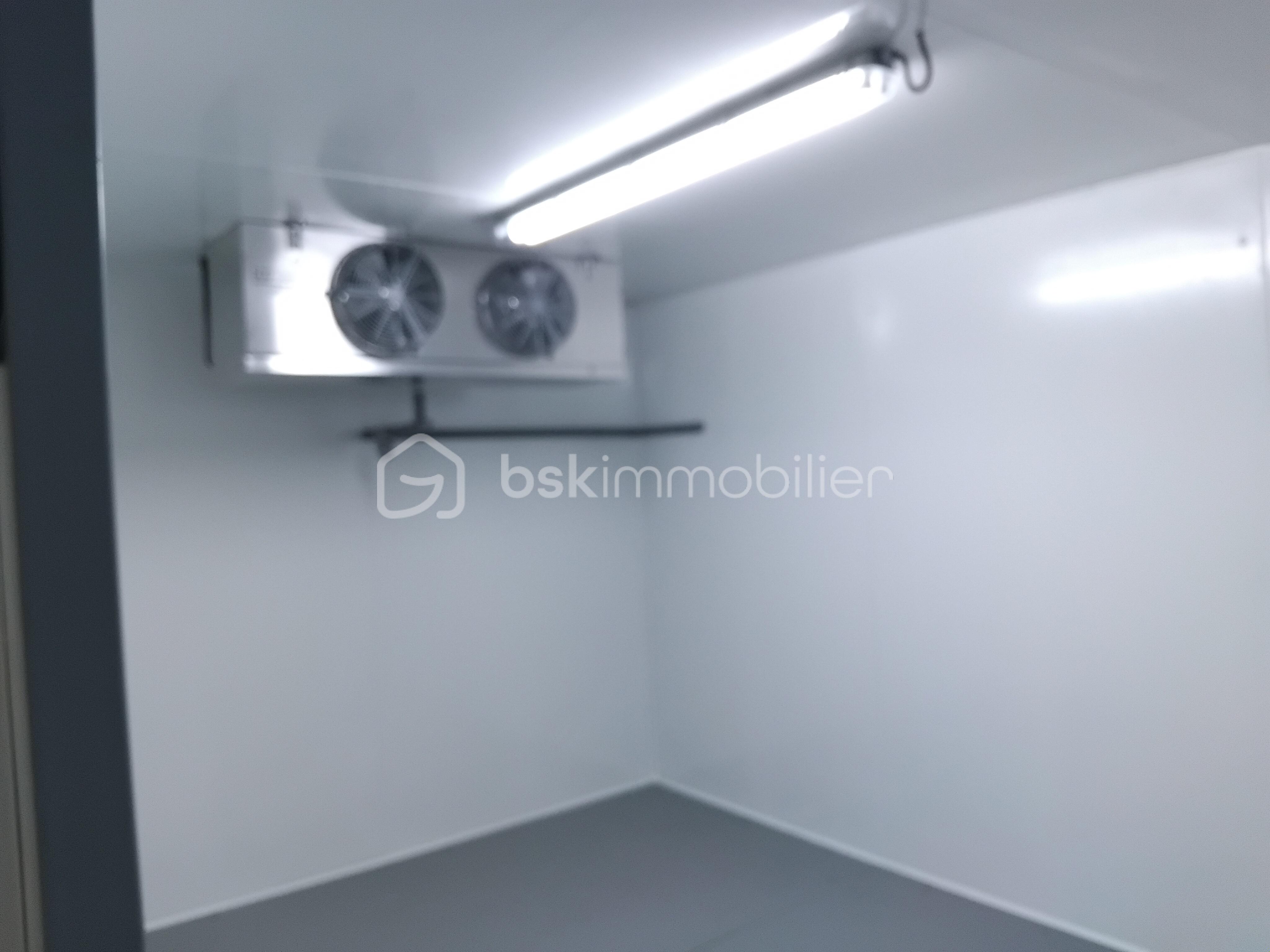 Fonds de commerce - chambre froide.jpg