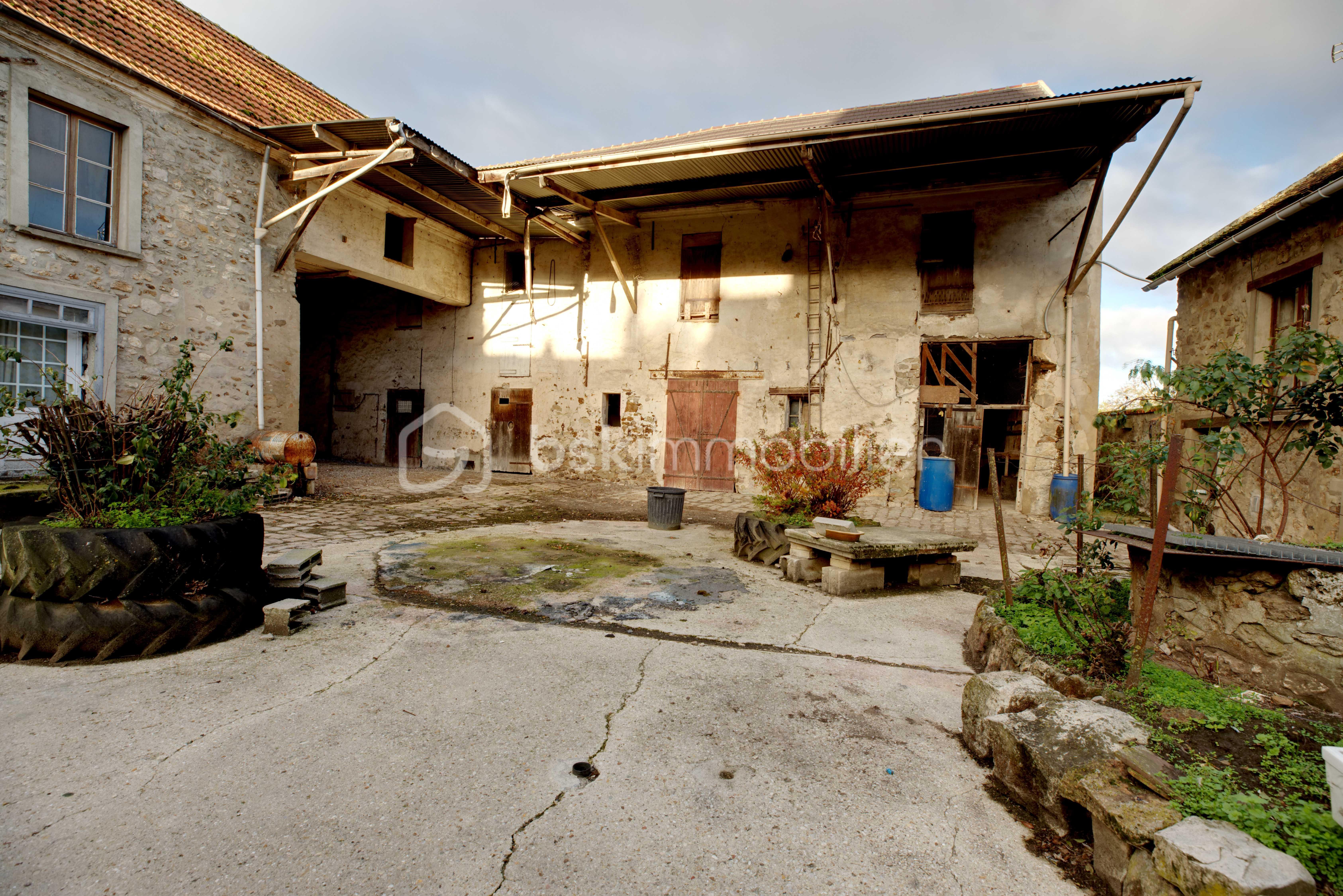 Corps de ferme de 234 m² - ext3.jpg