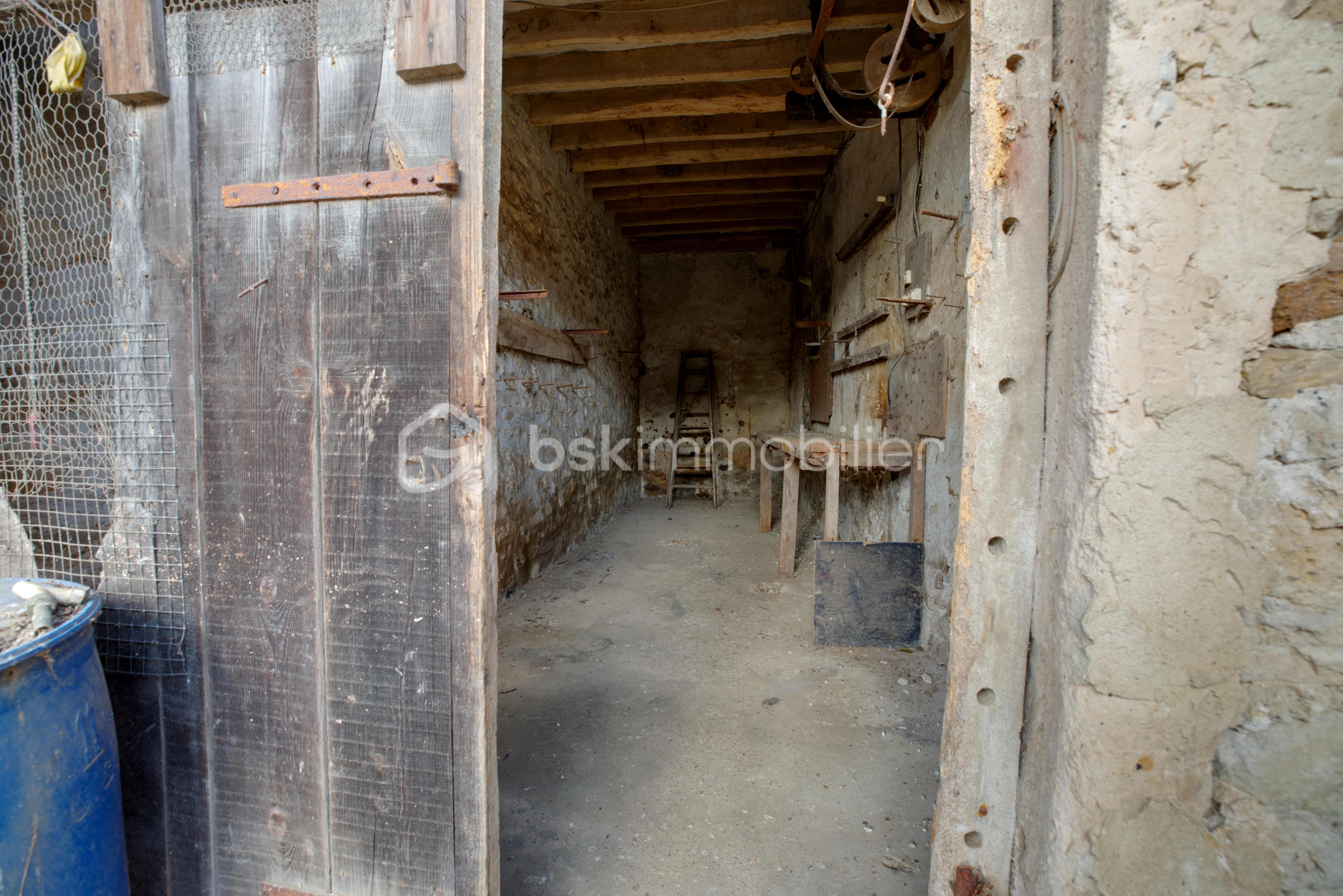 Corps de ferme de 234 m² - grange rdc5.jpg