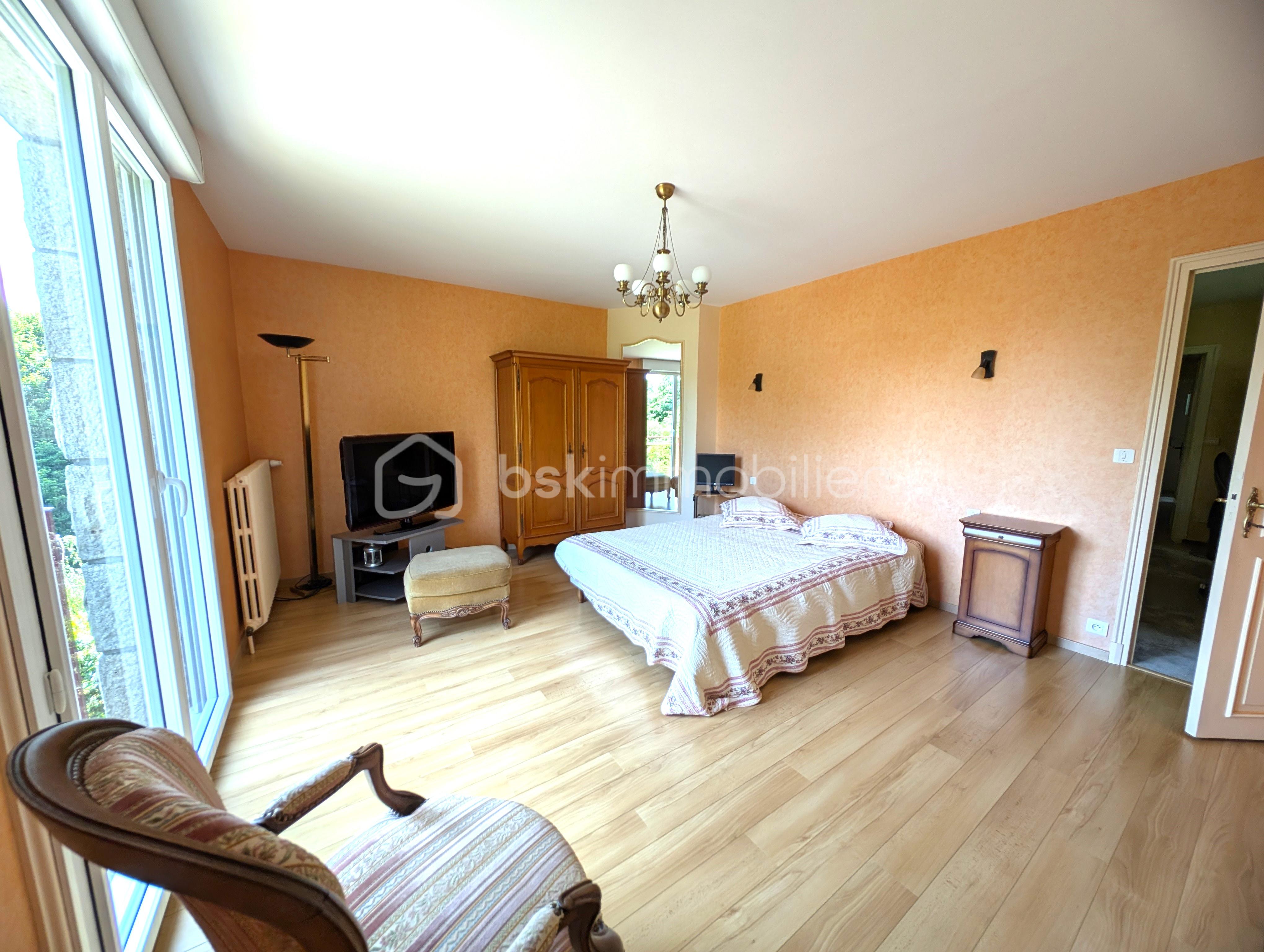 Demeure de 239,60 m² - PXL_20250611_131403719.RAW-01.COVER.jpg