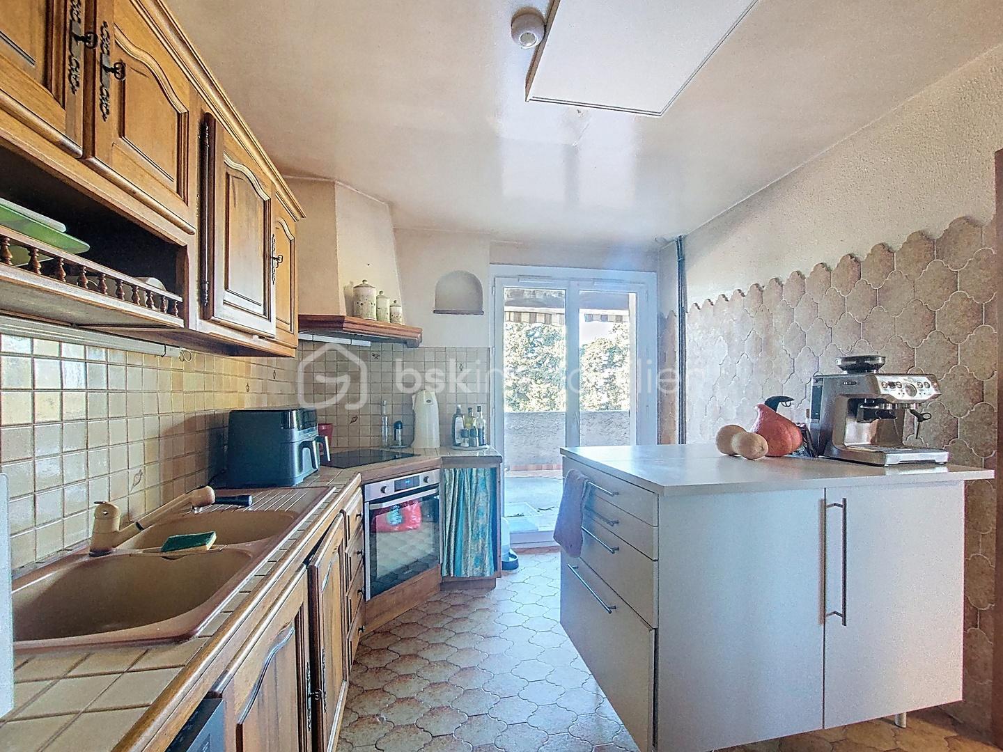 Maison de 143,03 m² - WhatsApp Image 2025-11-28 à 12.44.56_a369375f.jpg