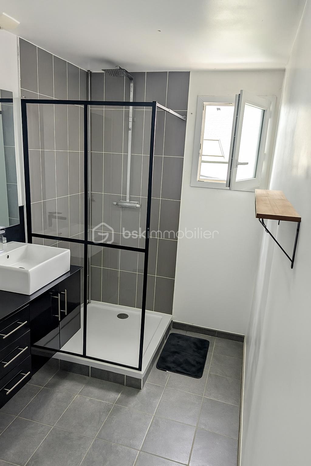 ChatGPT Image 16 sept. 2025, 10_48_38.png