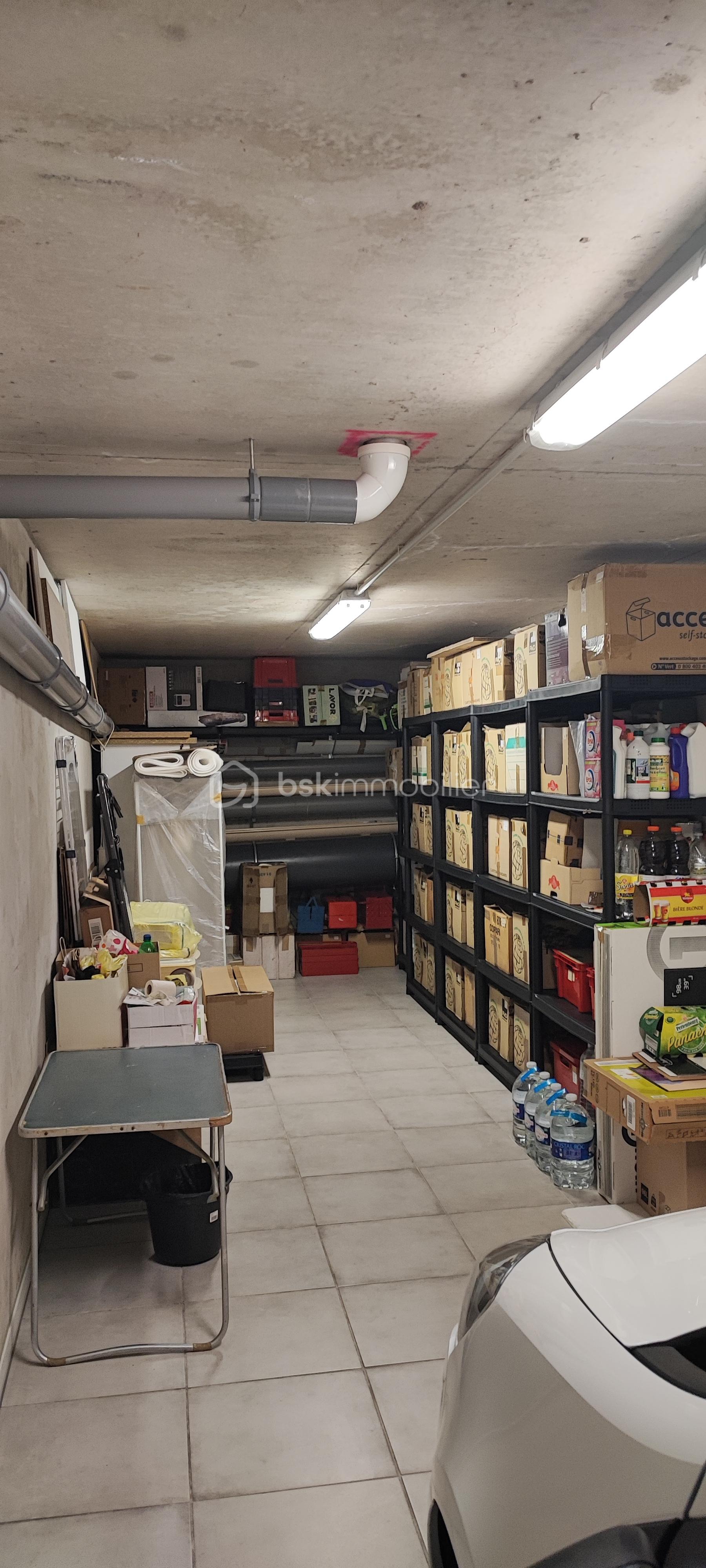 Appartement de 42 m² - colson L garage 2.jpg