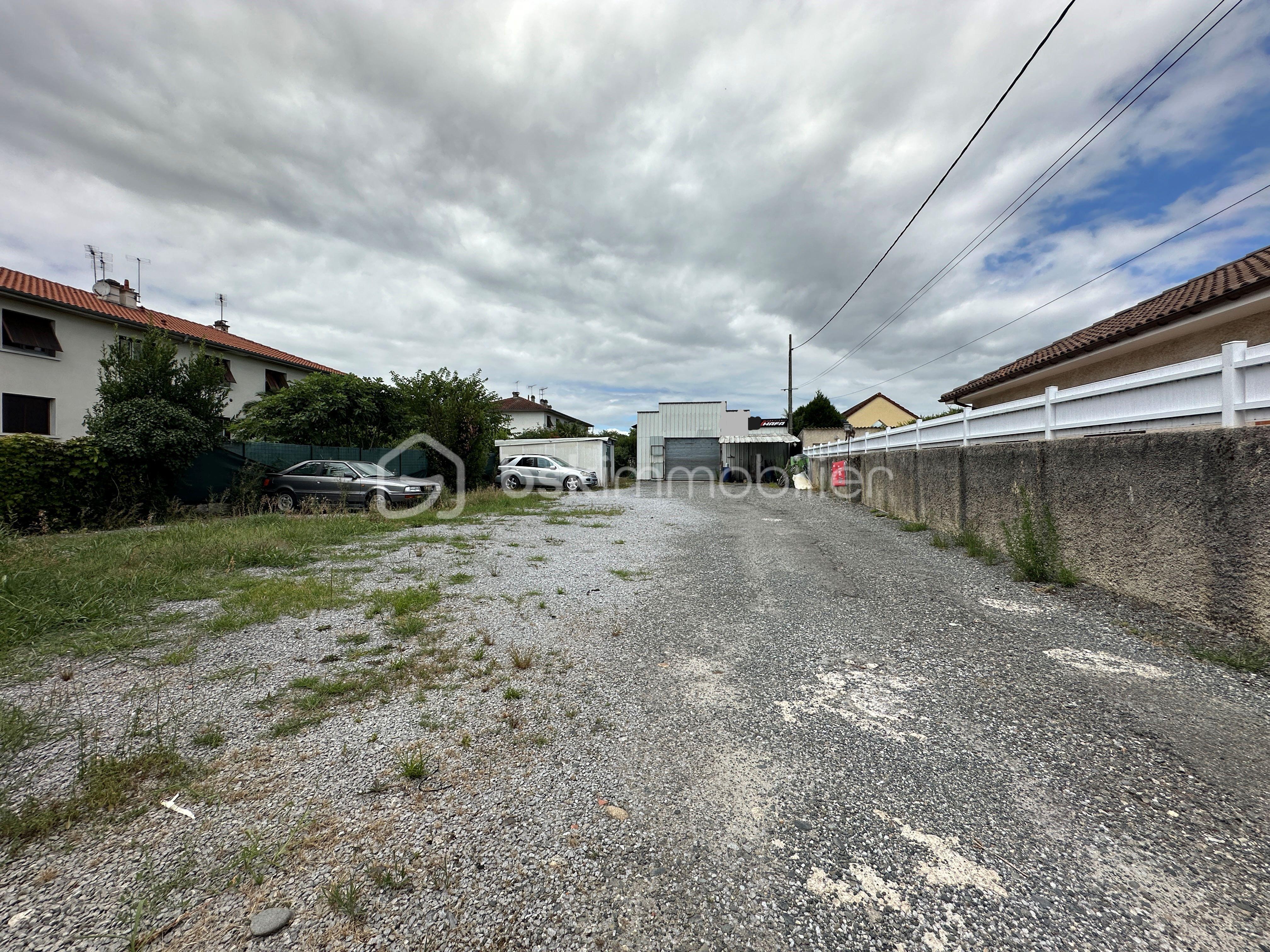 Local d activites de 300 m² - 20250721_132545399_iOS.jpg