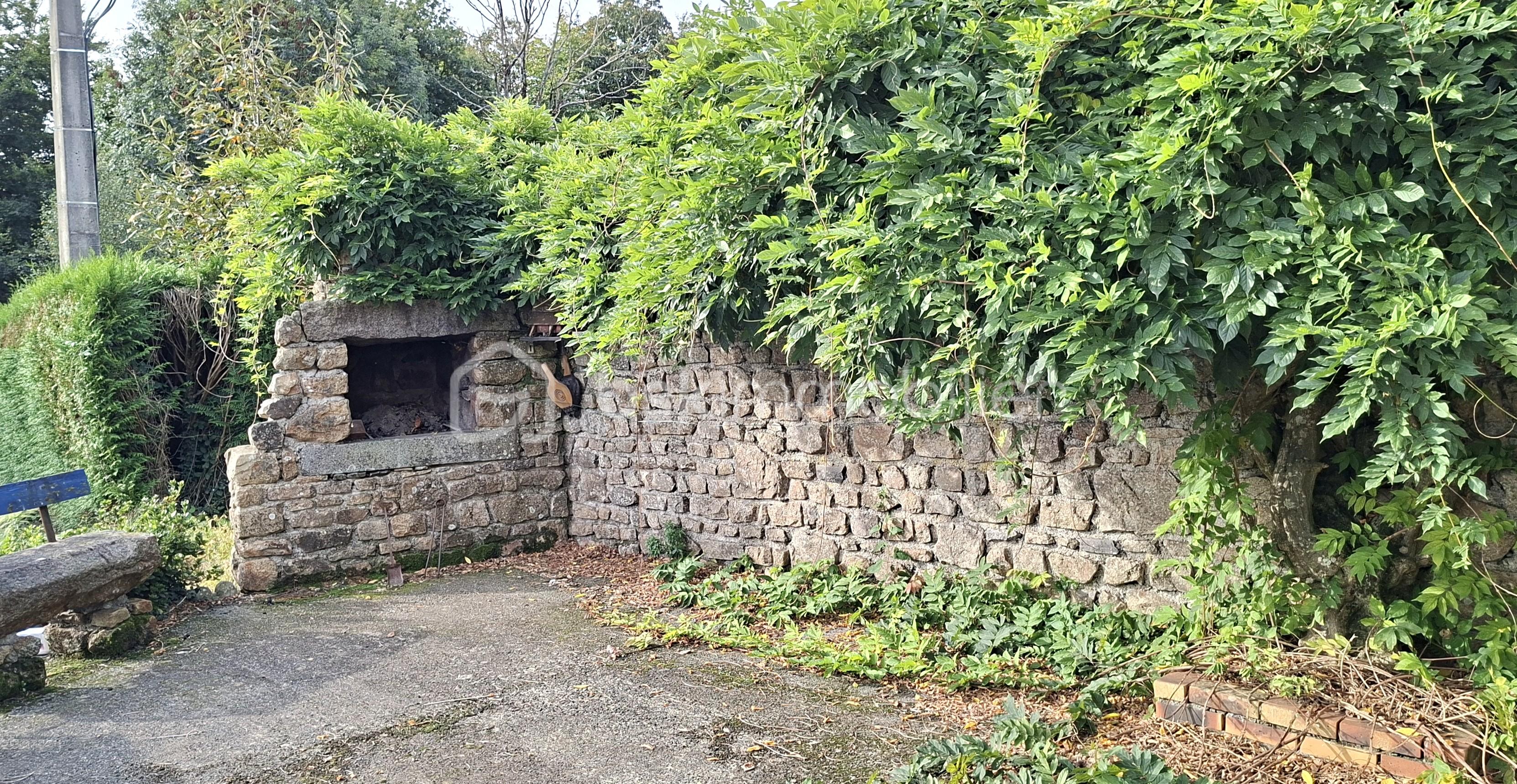 Maison longere de 200 m² - BOUR coin barbecue.jpg
