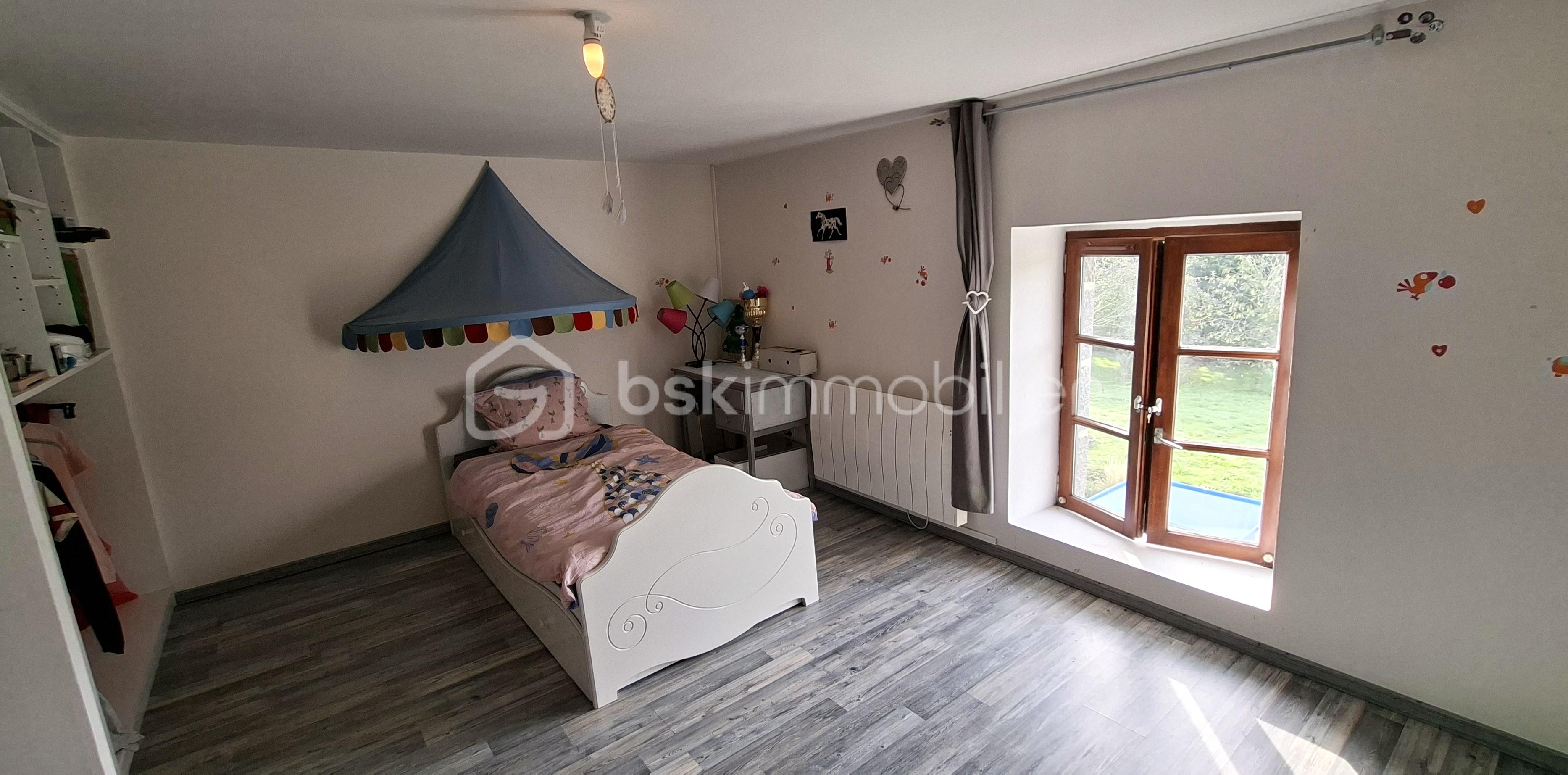 Maison longere de 200 m² - BOUR chambre 2 1 étage .jpg