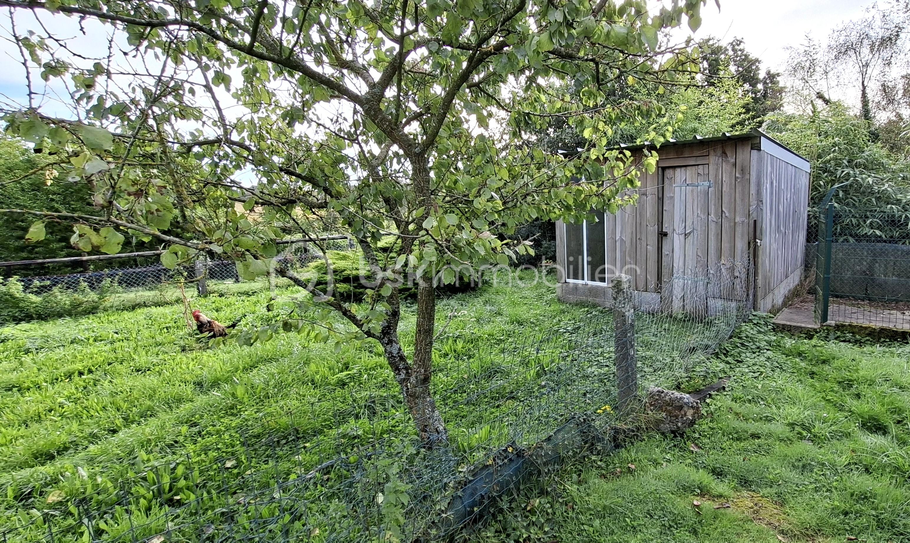 Maison longere de 200 m² - BOUR poulailler.jpg