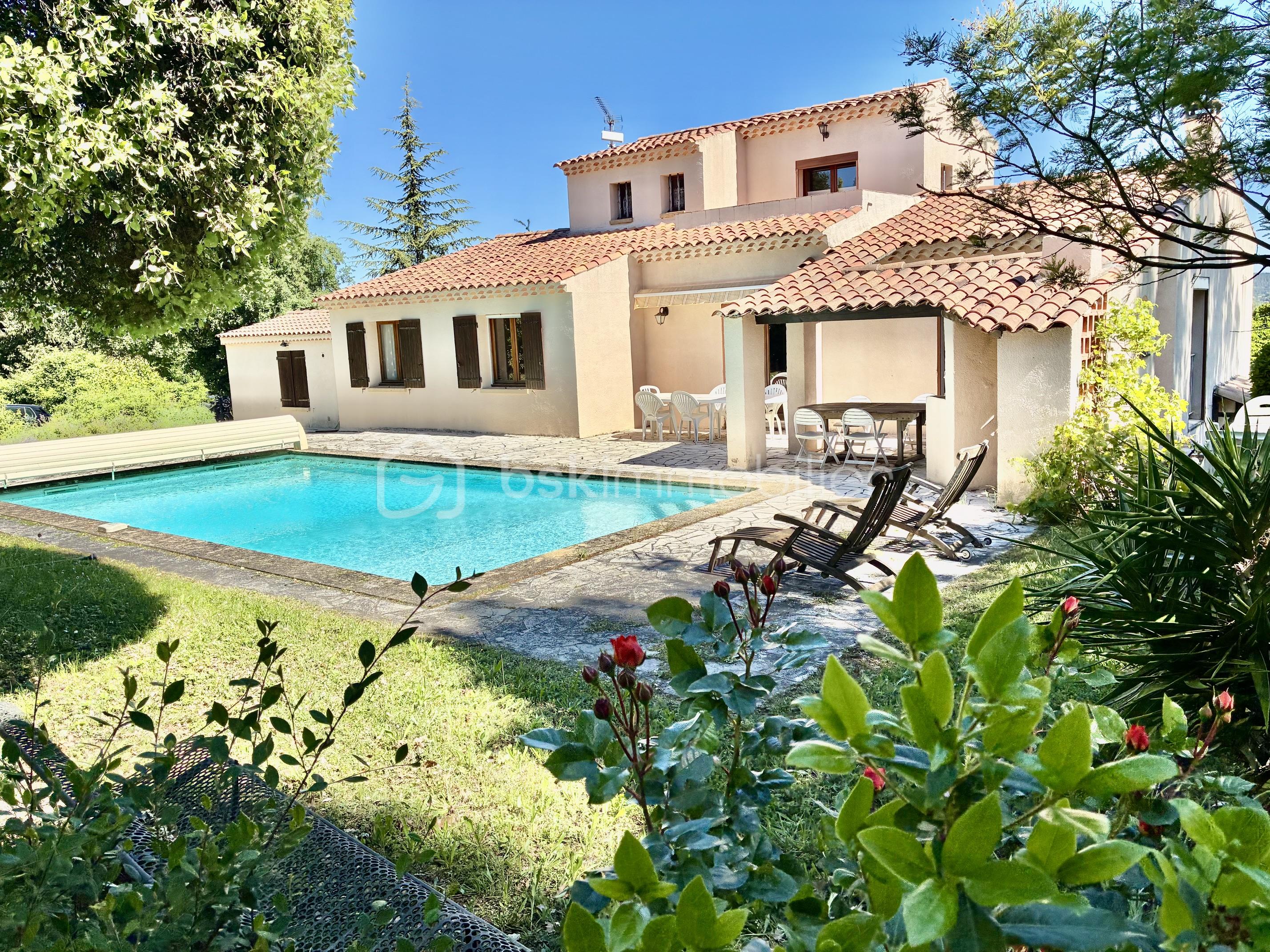 Maison 5 pièces 132 m² · à Aix-en-Provence · 132 m² · 990 000 €
