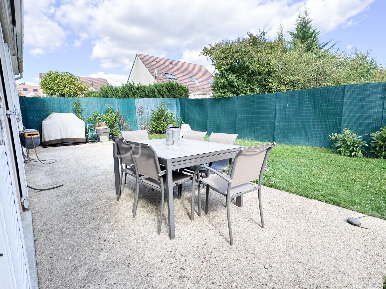 Maison traditionnelle de 124 m² - TERASSE .jpg